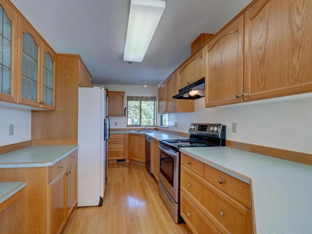 5170 Ridgeview Drive