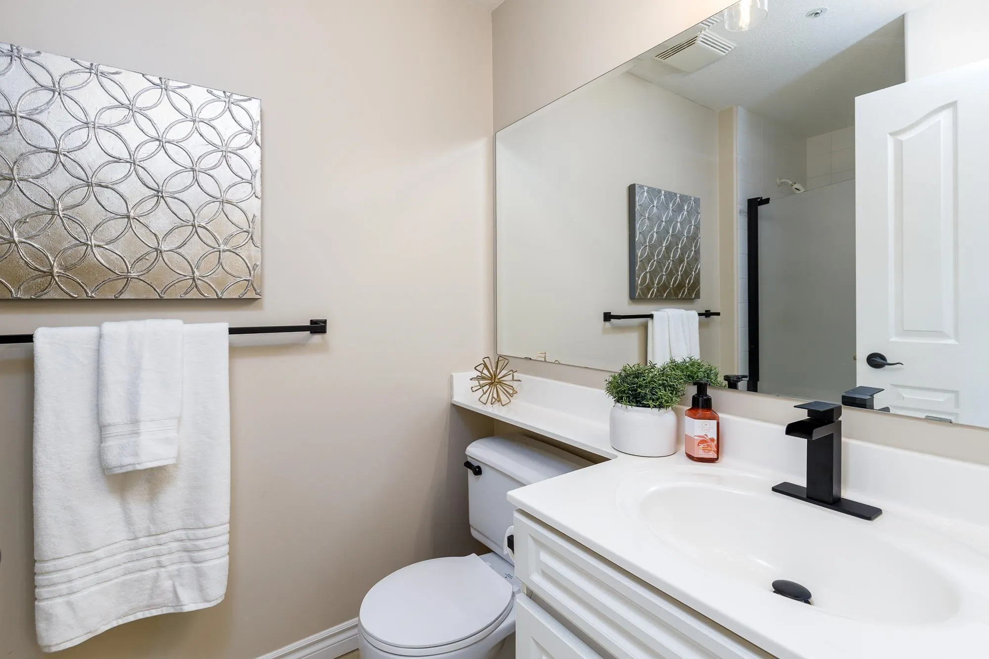1501 3190 Gladwin Road