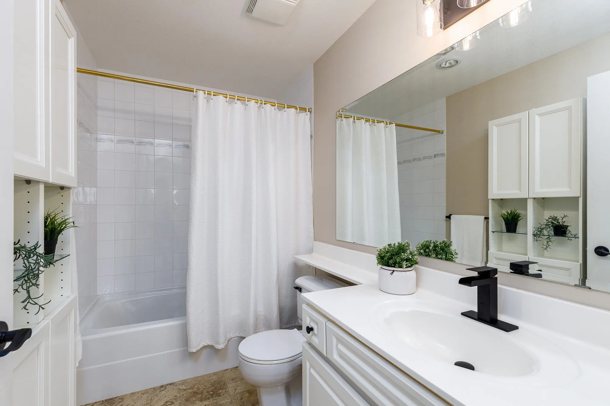 1501 3190 Gladwin Road