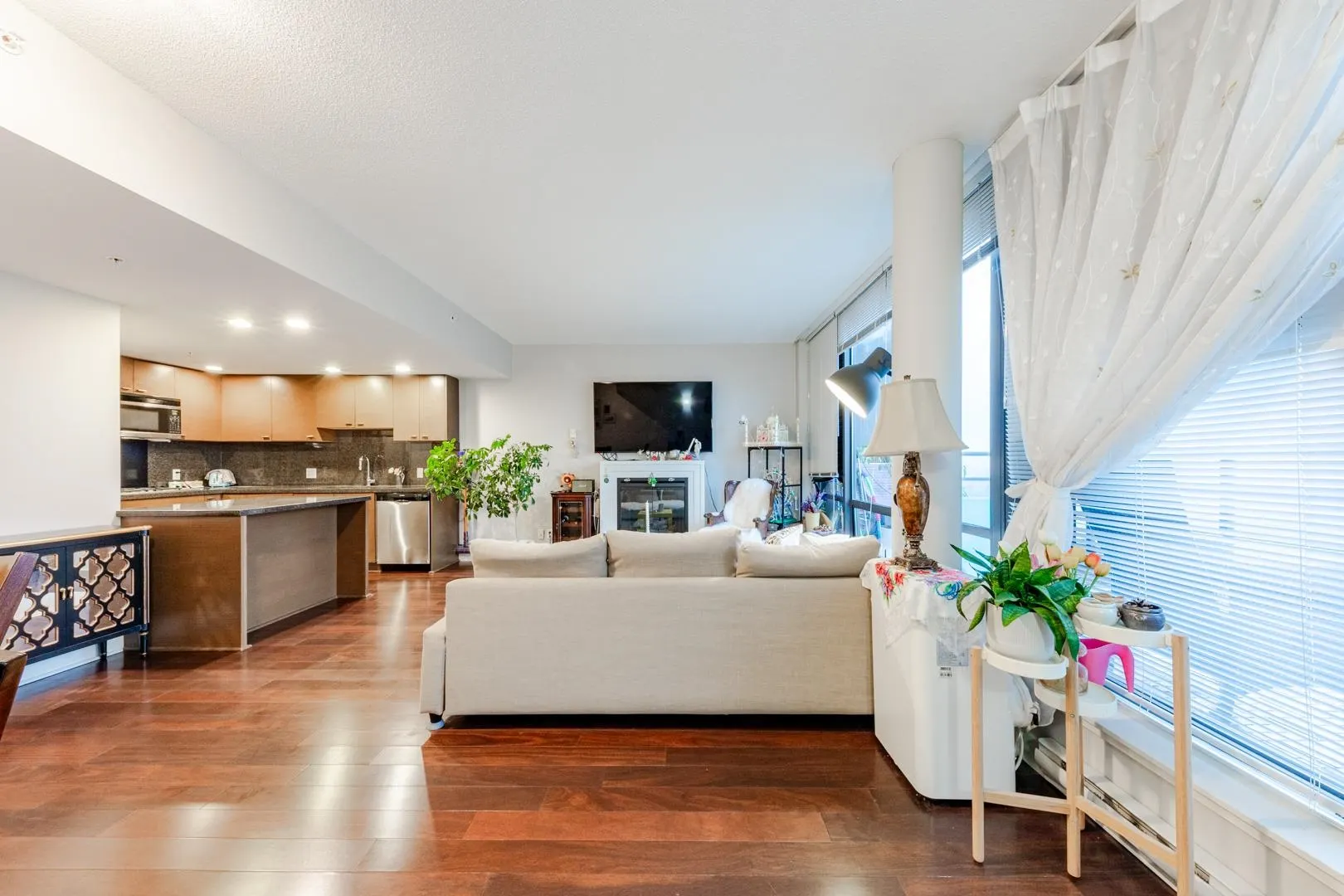 1805 6333 Katsura Street