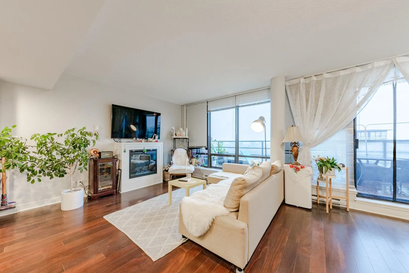 1805 6333 Katsura Street