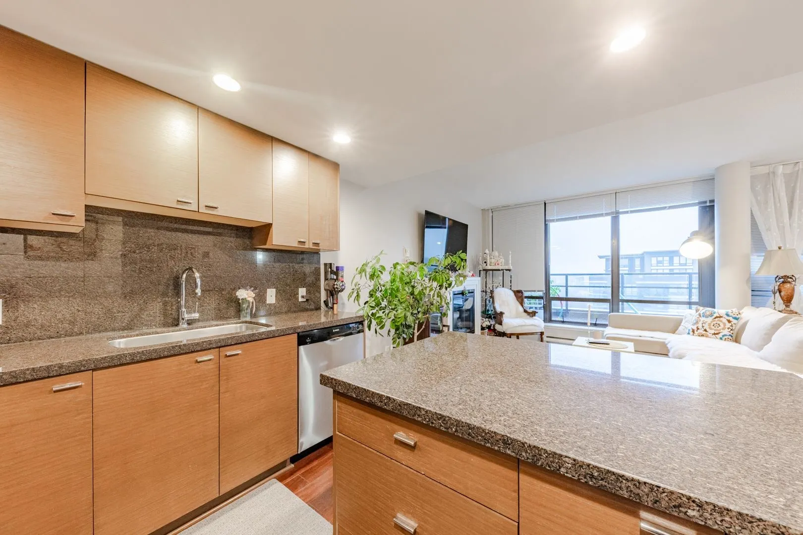 1805 6333 Katsura Street