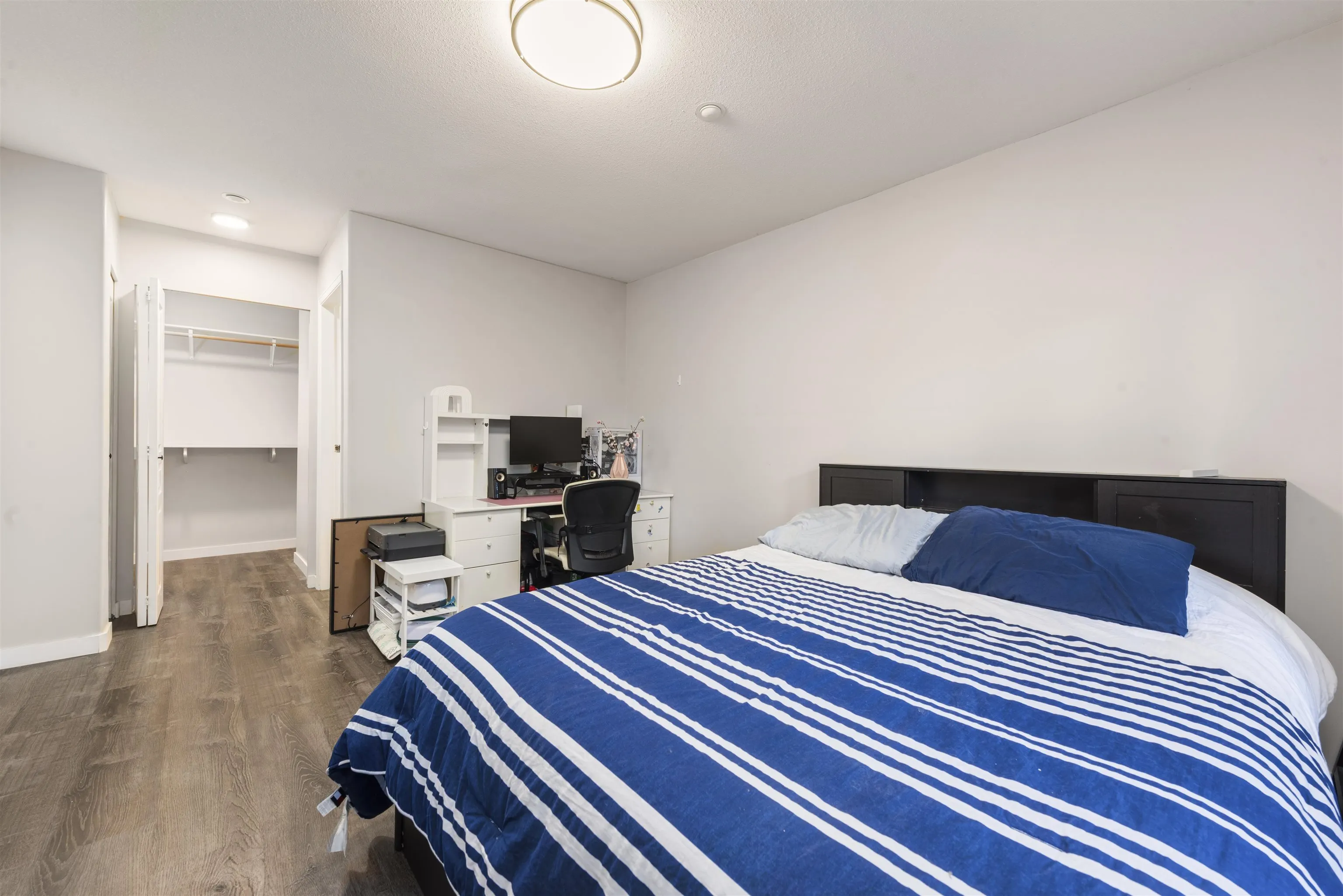 104 12633 No 2 Road