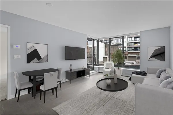 606 66 W Cordova Street