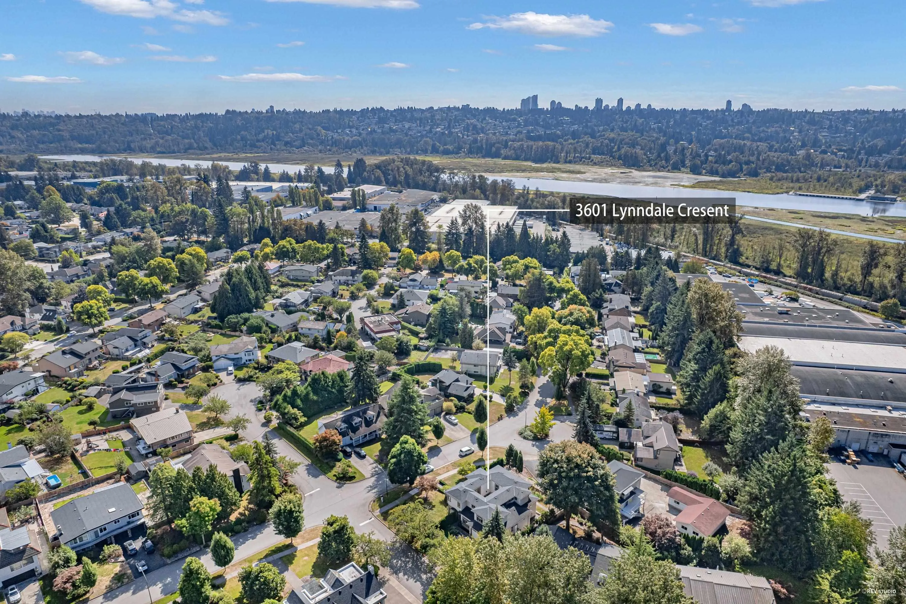 3601 Lynndale Crescent
