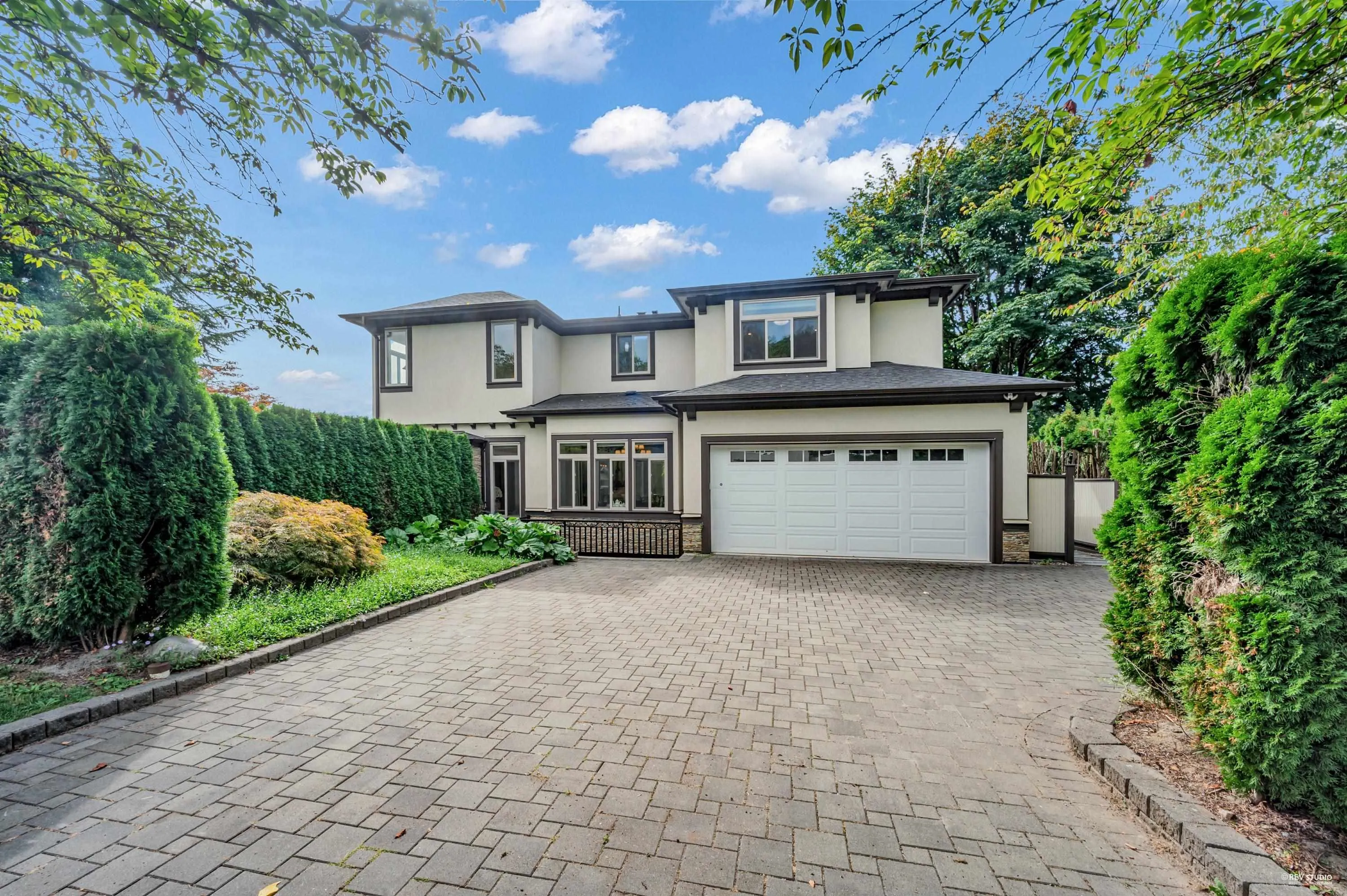 3601 Lynndale Crescent