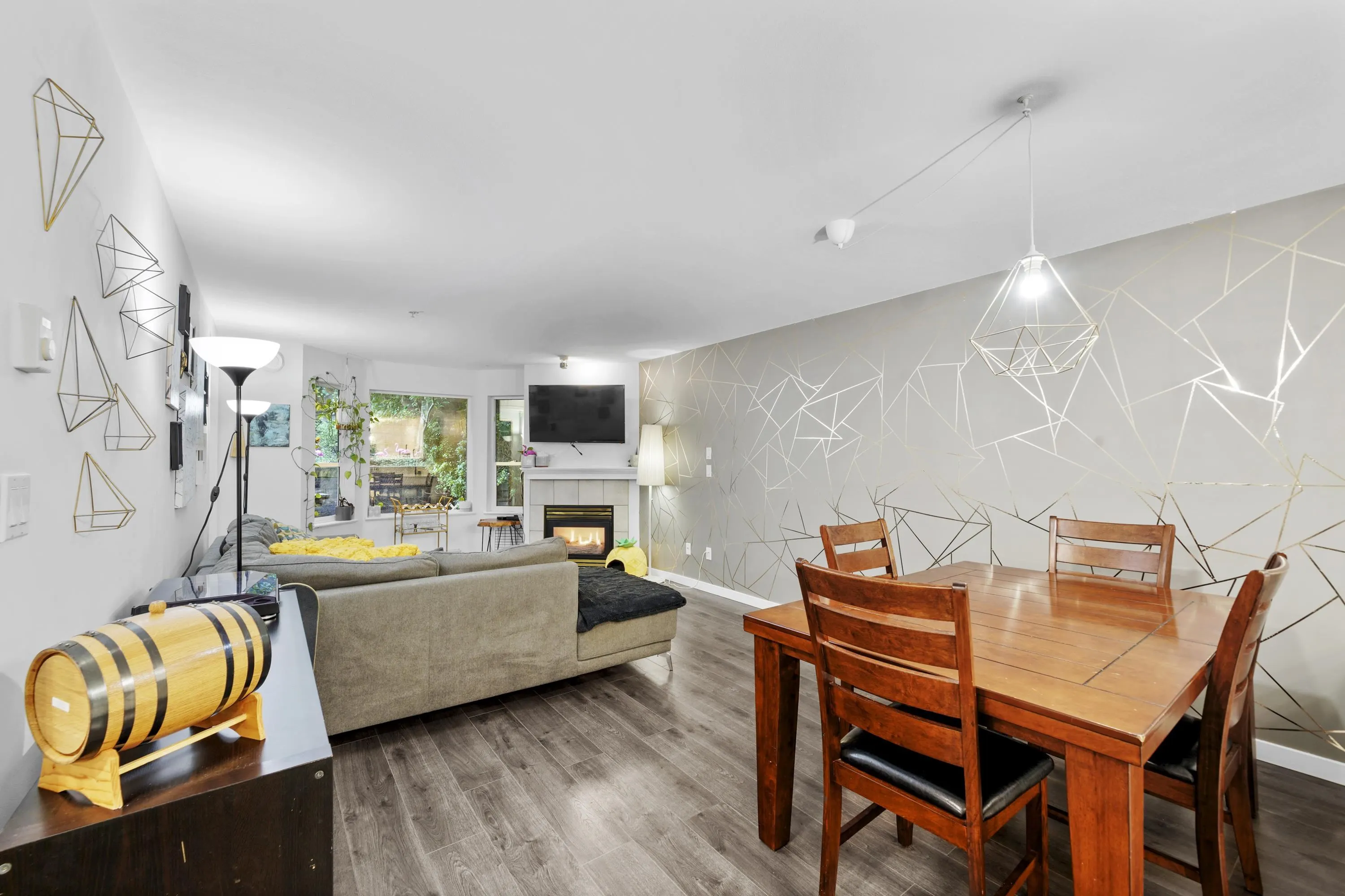 311 121 Shoreline Circle