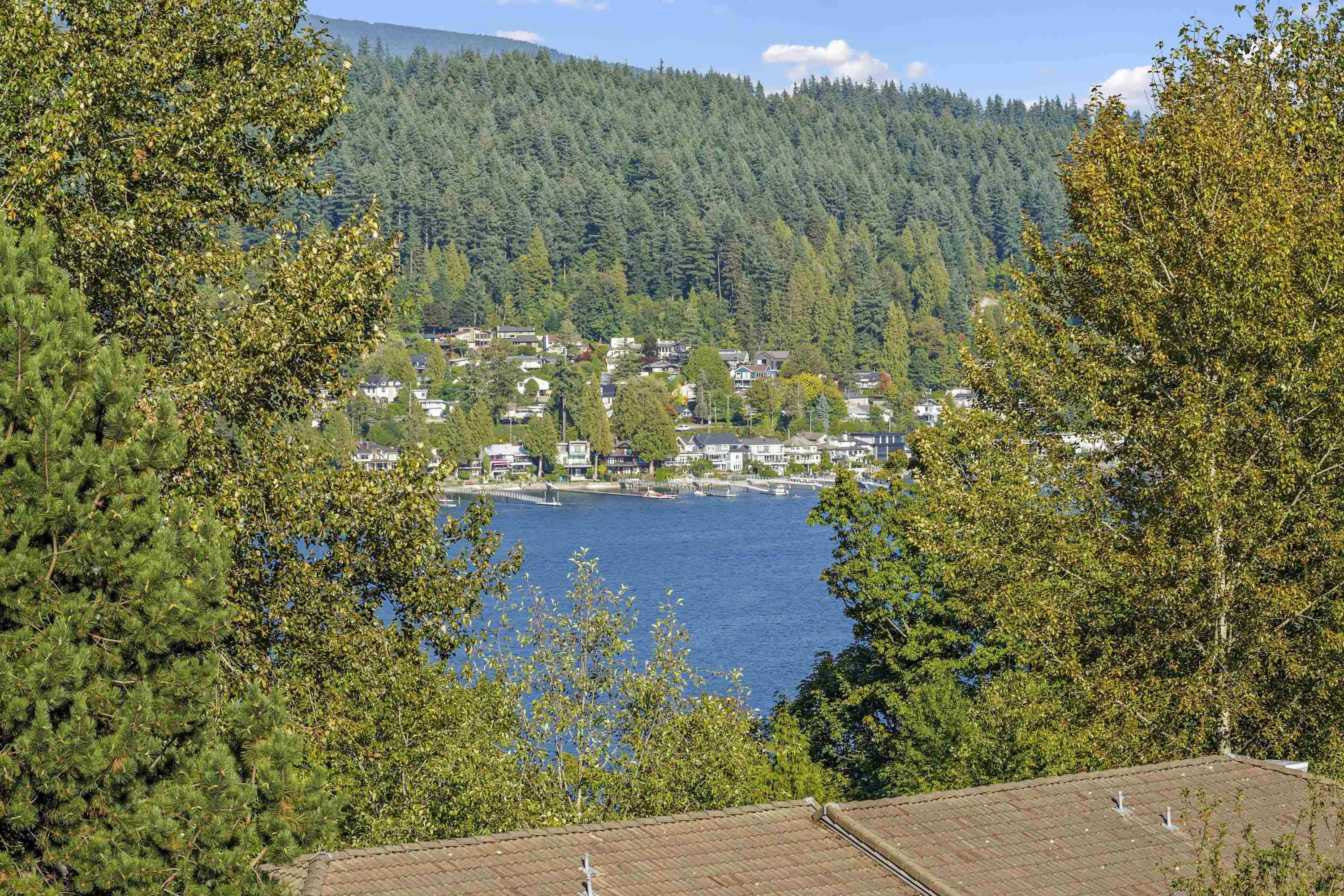 311 121 Shoreline Circle