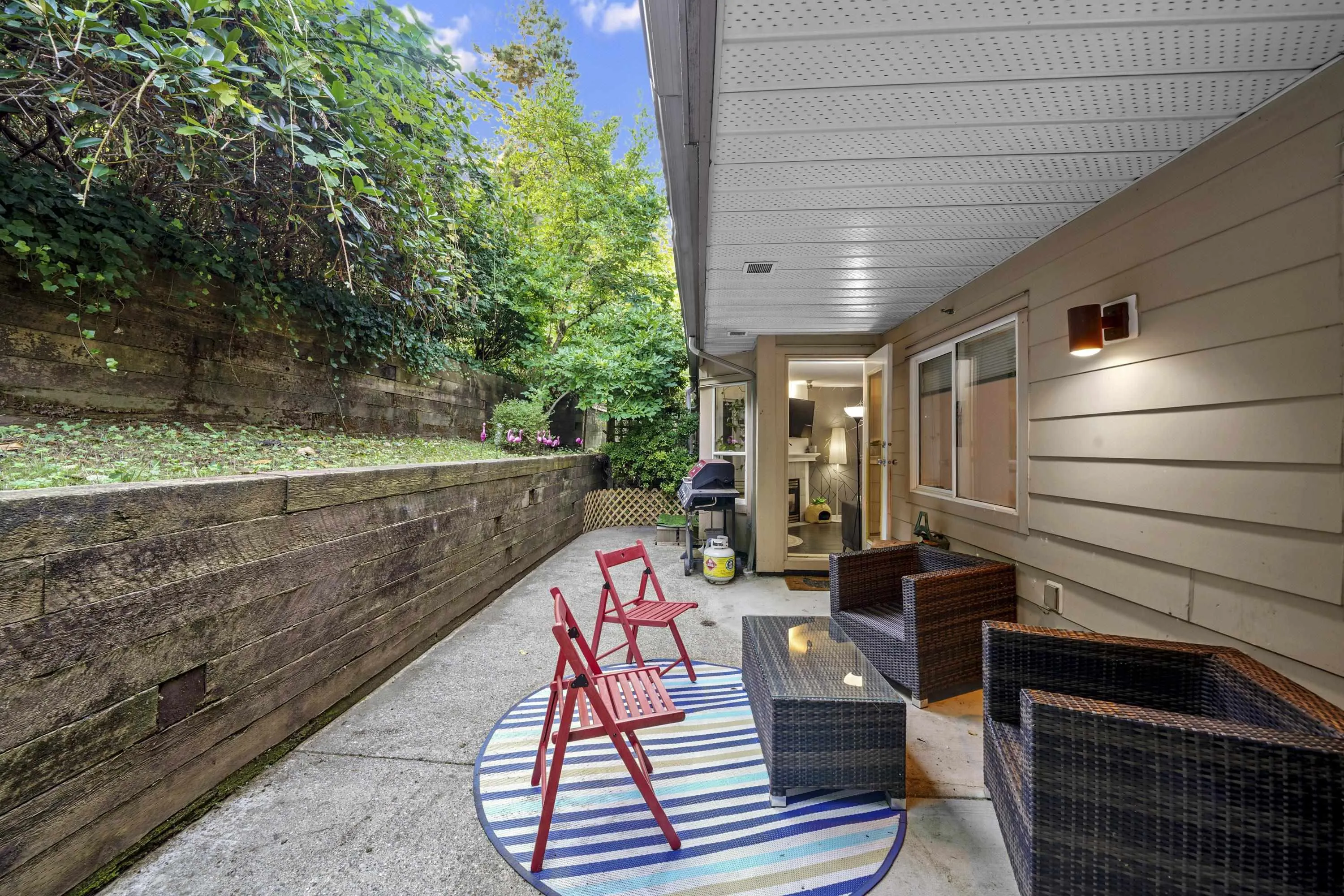 311 121 Shoreline Circle