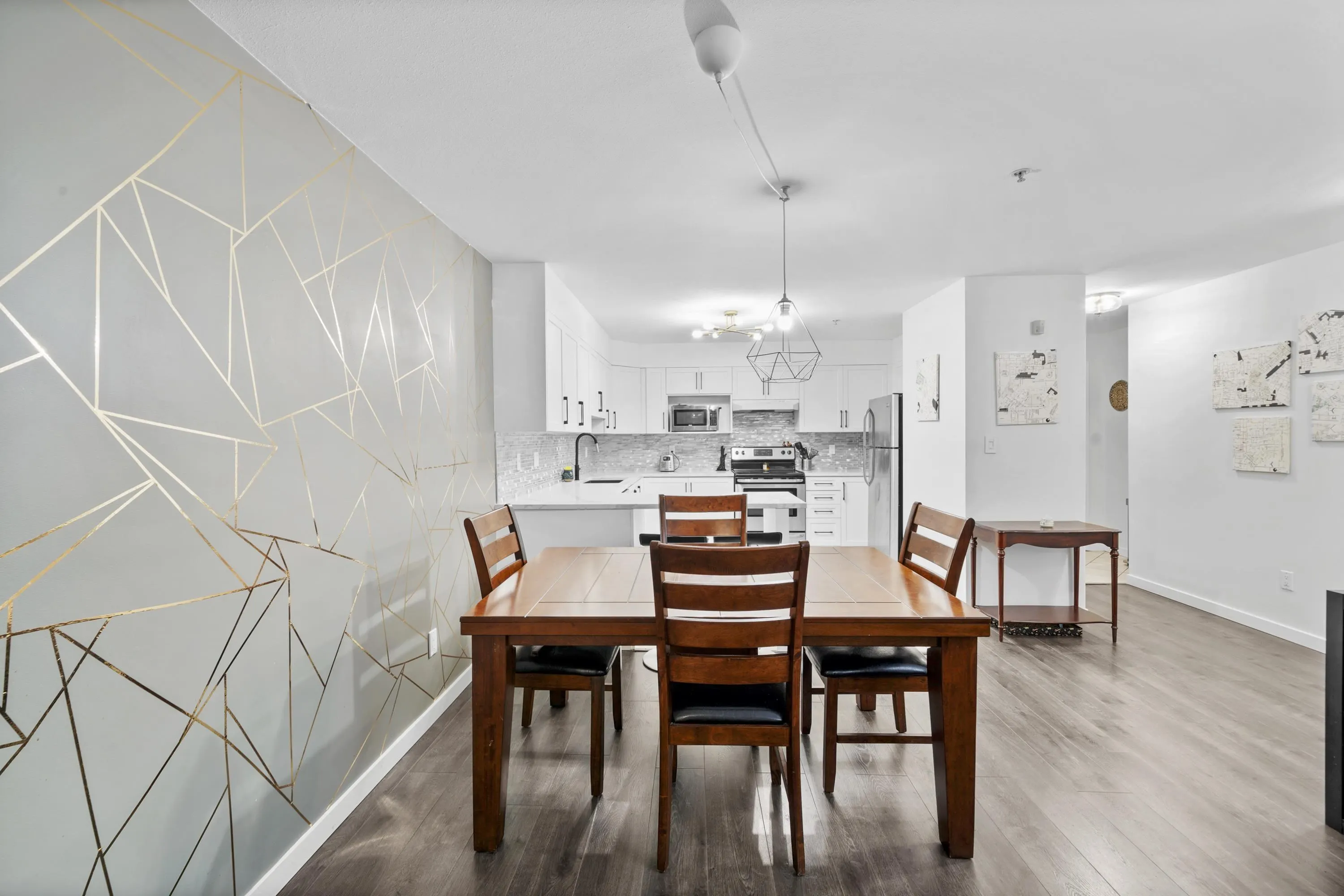 311 121 Shoreline Circle