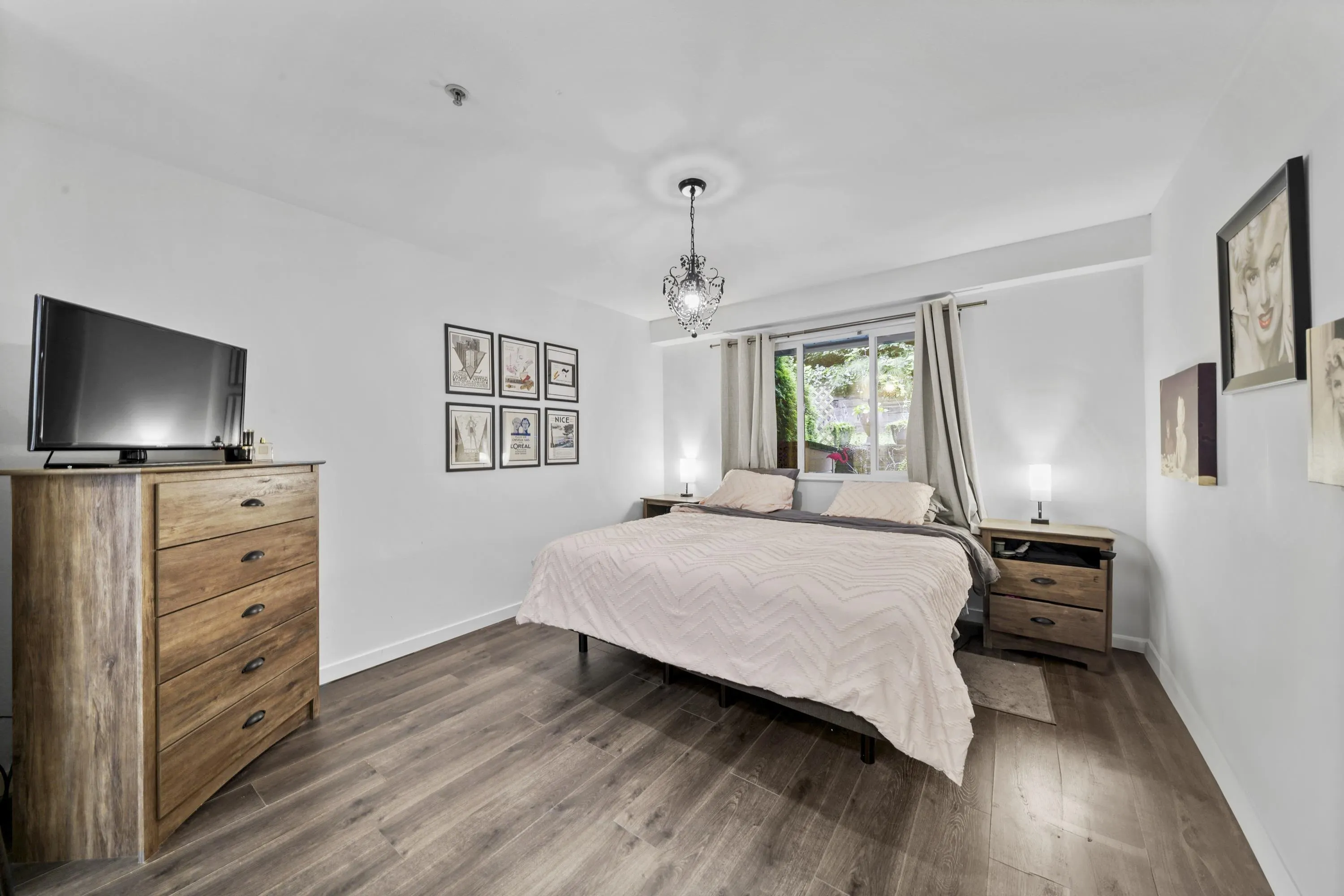 311 121 Shoreline Circle