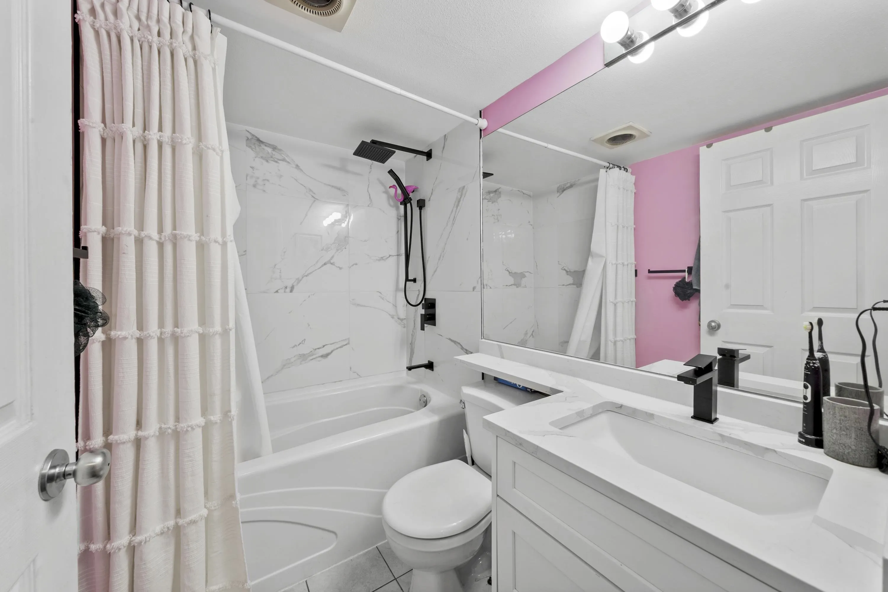 311 121 Shoreline Circle
