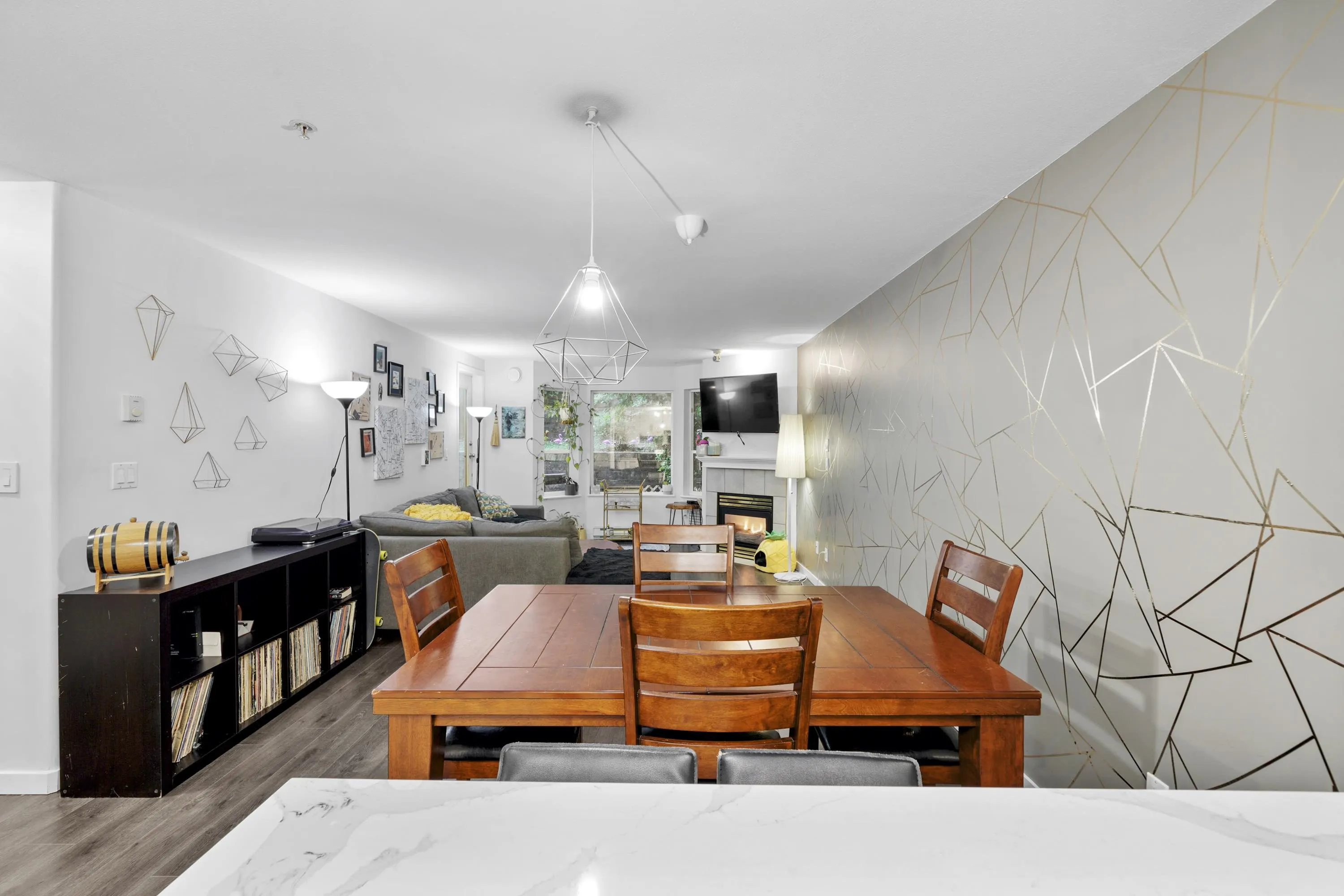 311 121 Shoreline Circle