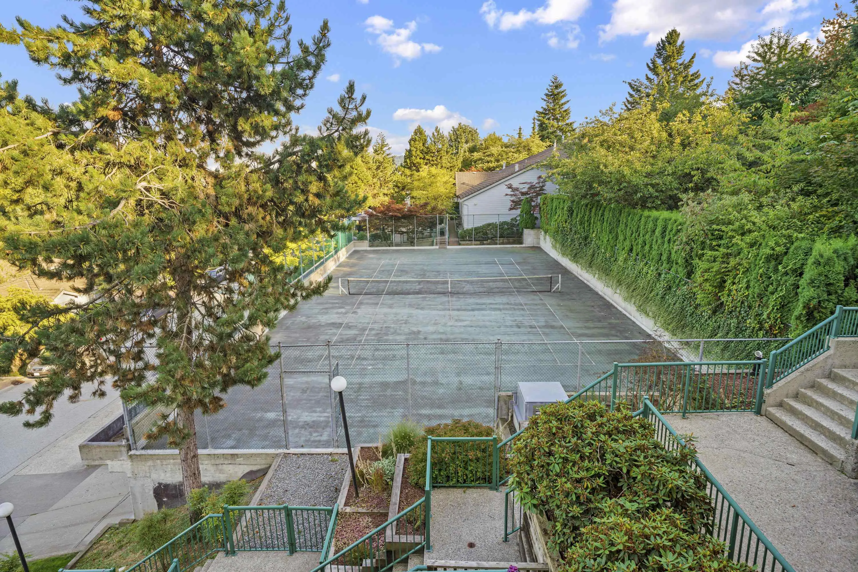 311 121 Shoreline Circle