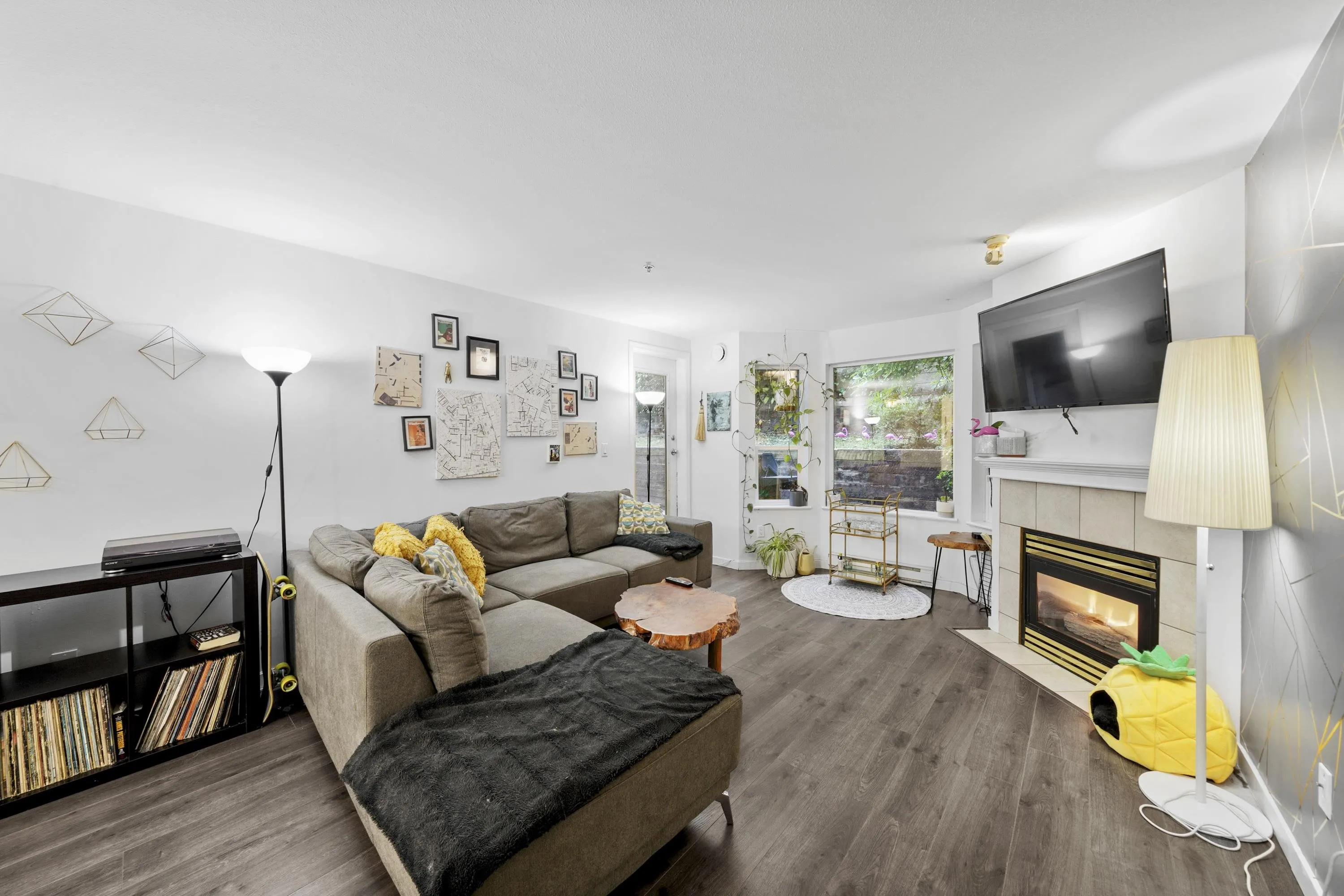 311 121 Shoreline Circle