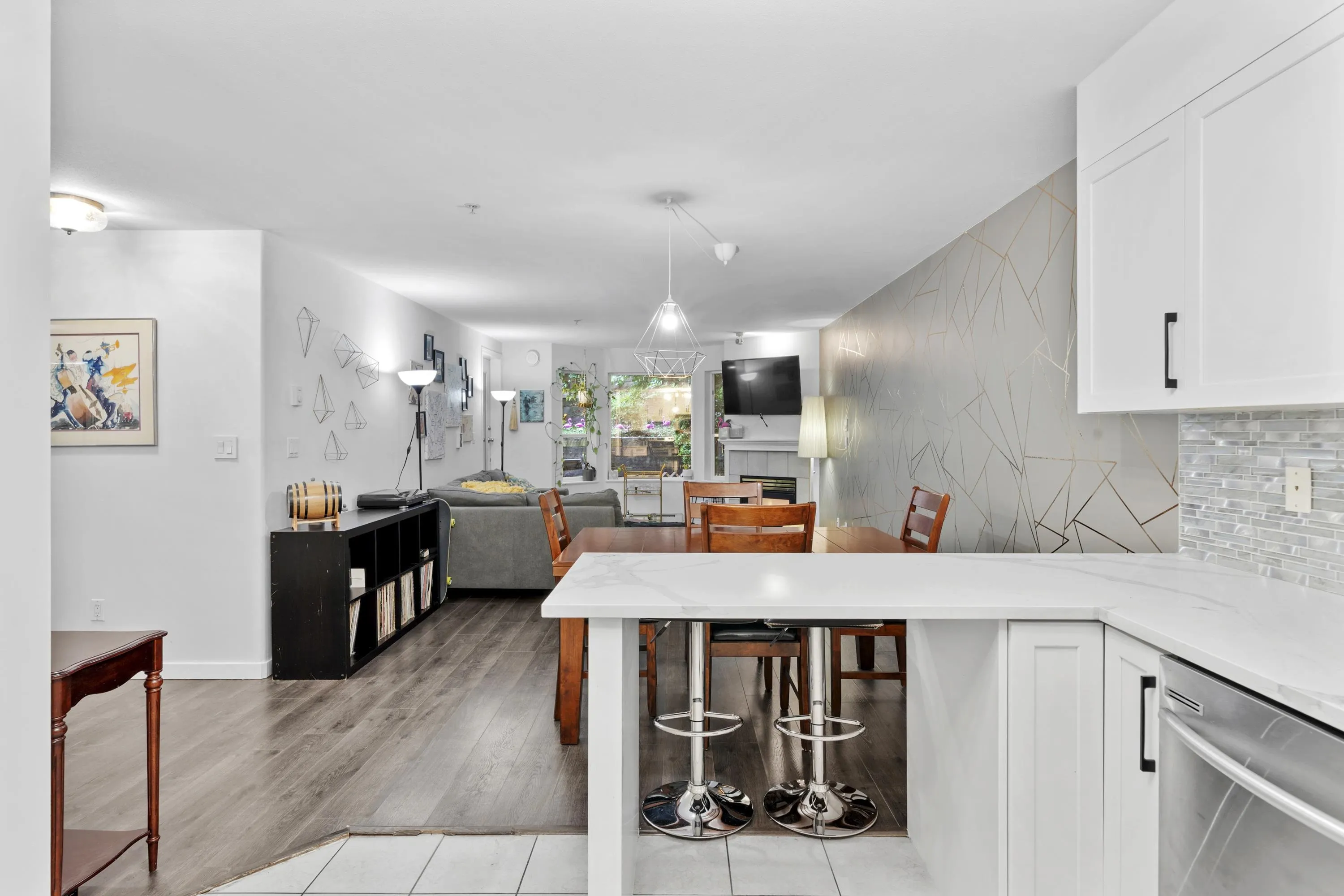 311 121 Shoreline Circle
