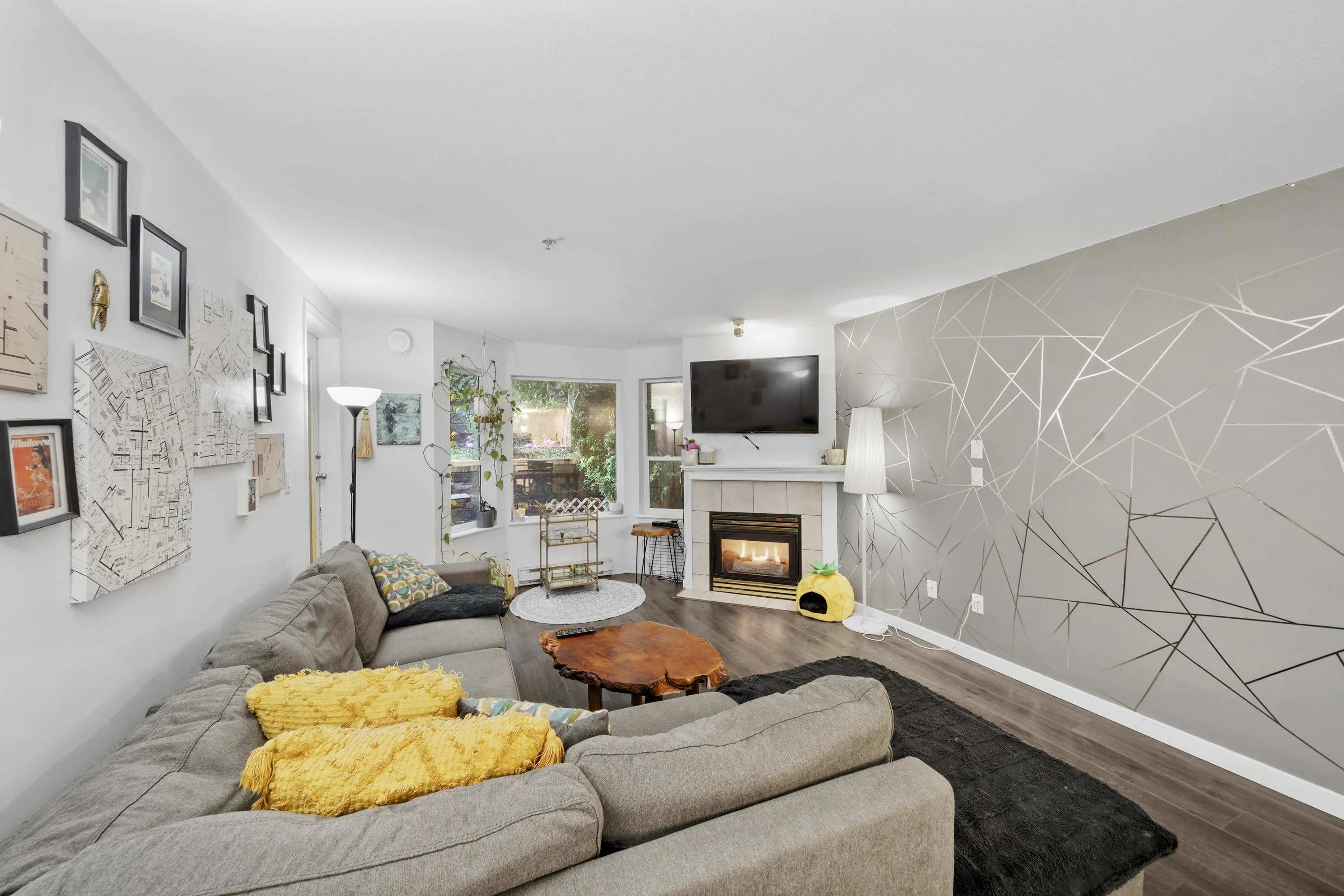 311 121 Shoreline Circle
