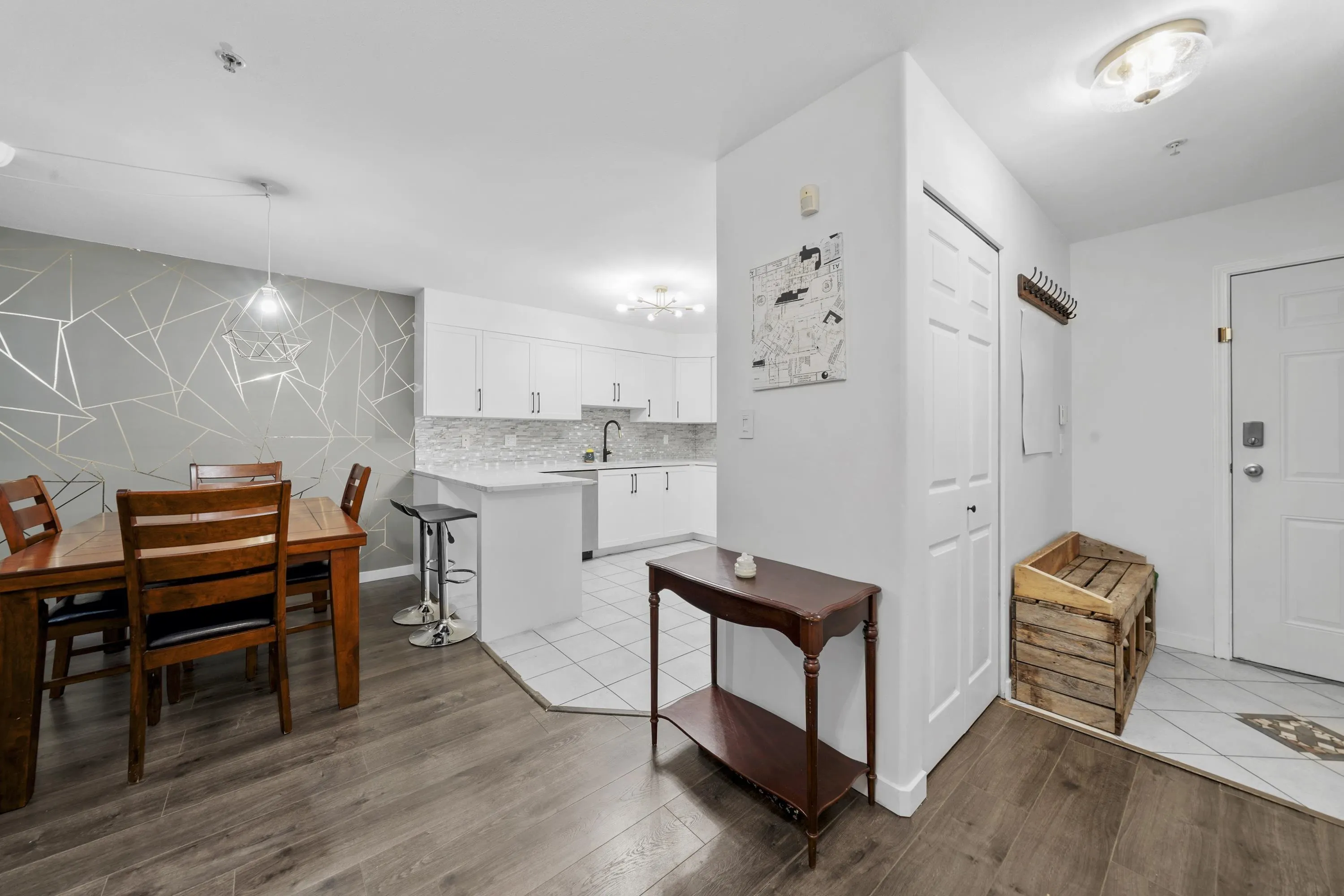 311 121 Shoreline Circle