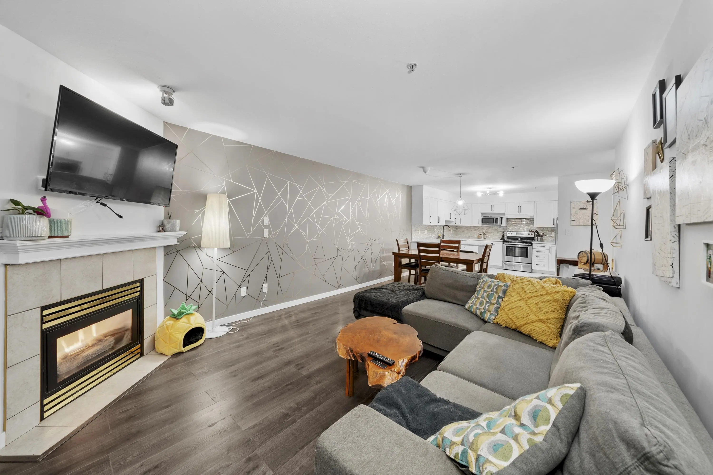 311 121 Shoreline Circle