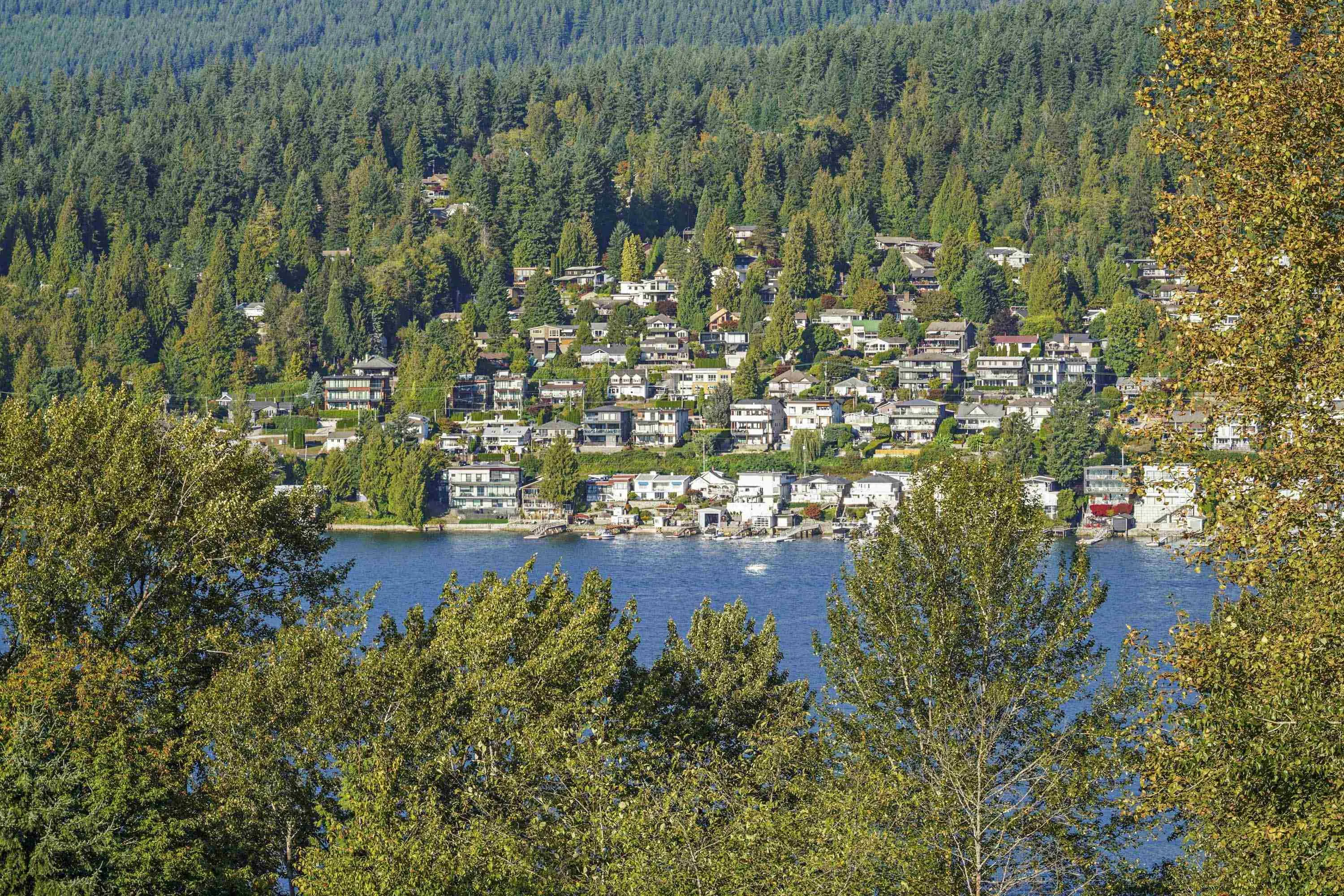 311 121 Shoreline Circle