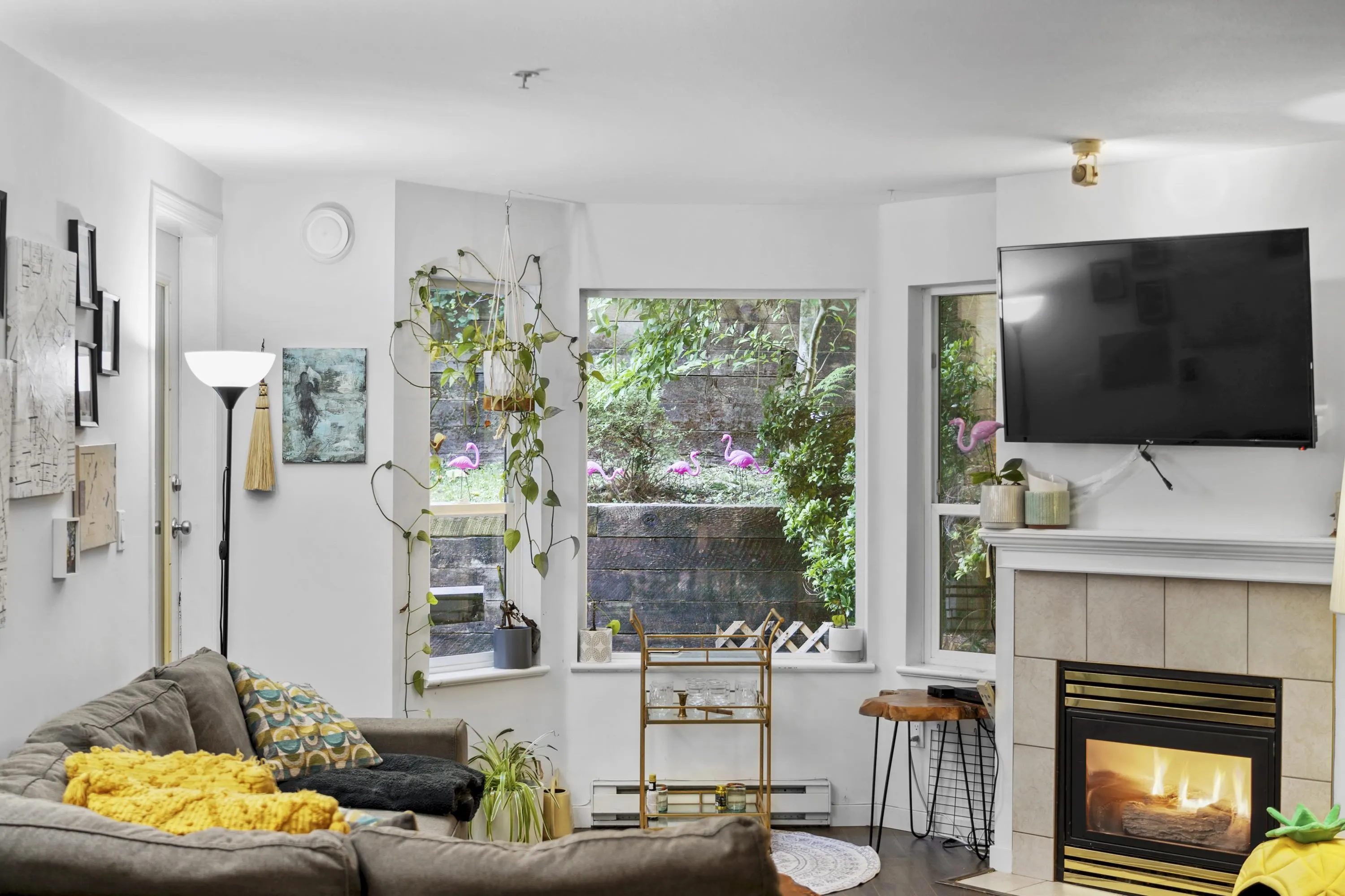 311 121 Shoreline Circle