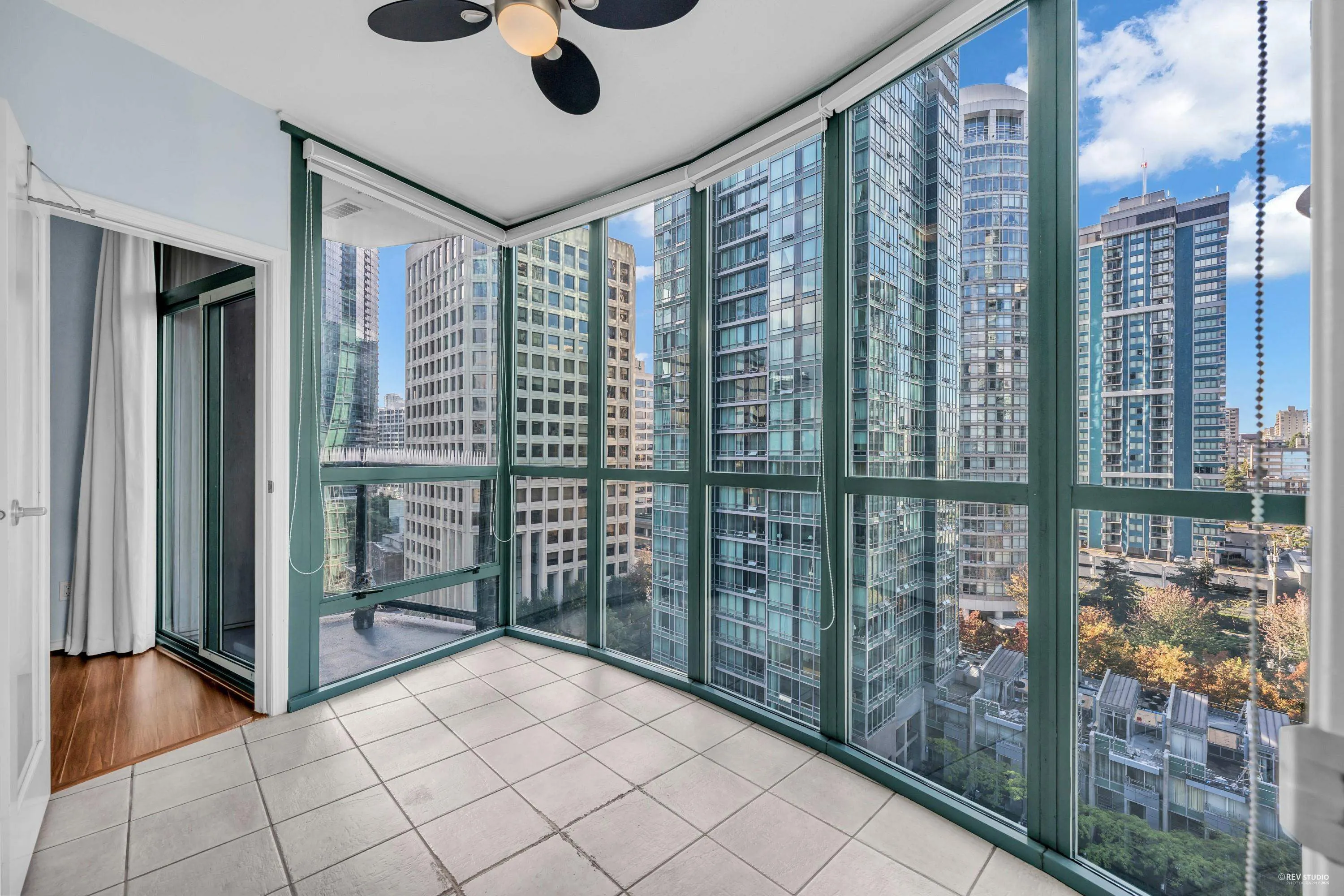 1503 1239 W Georgia Street