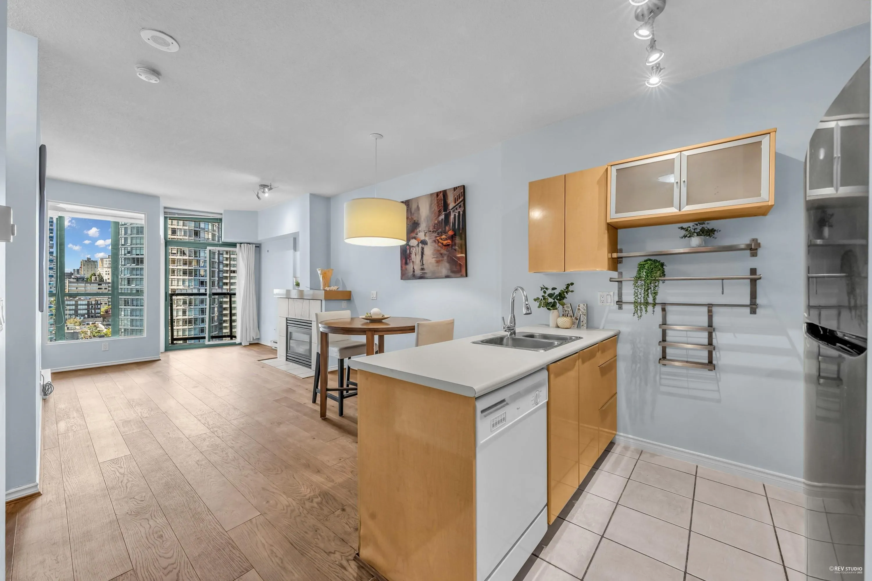 1503 1239 W Georgia Street