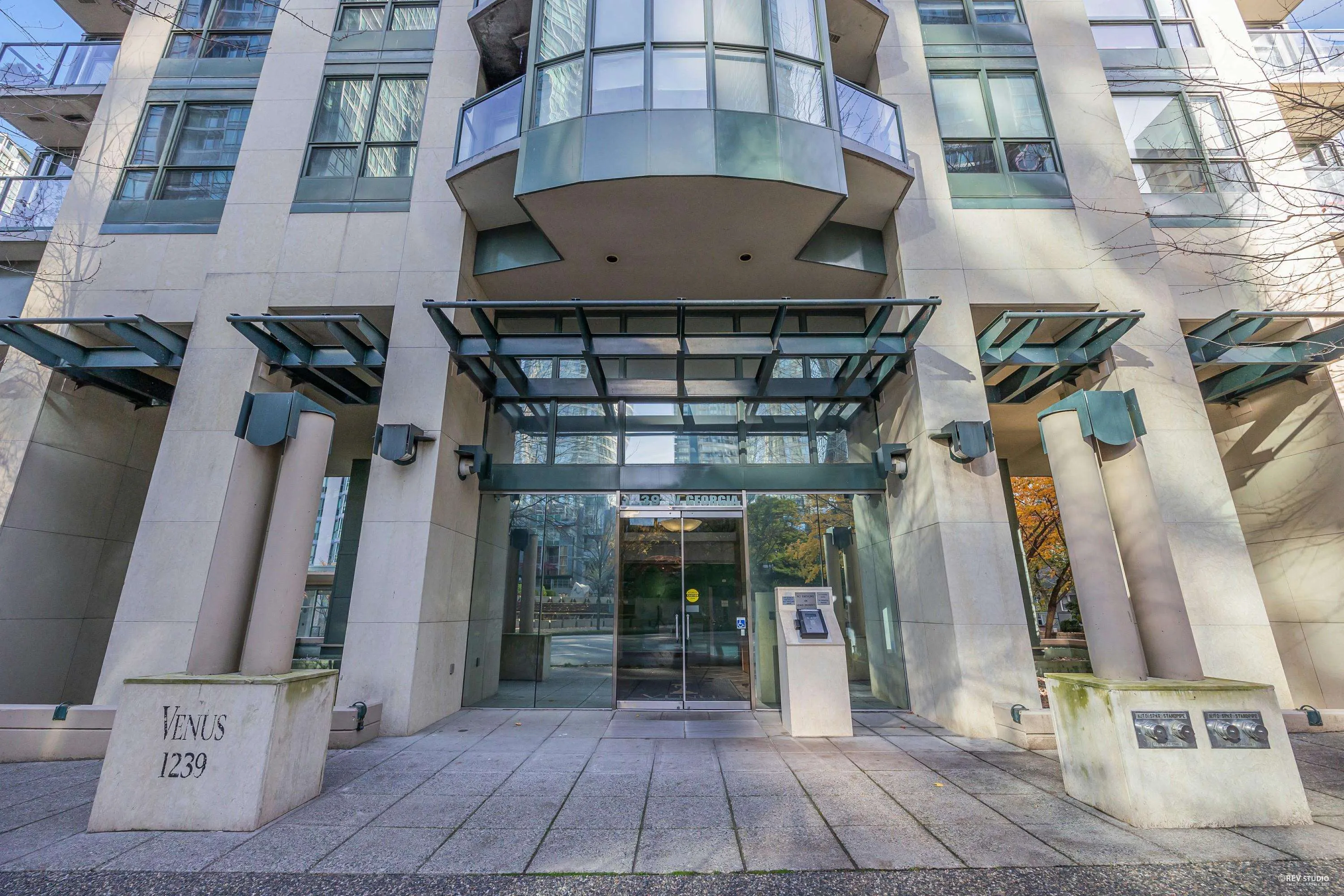 1503 1239 W Georgia Street