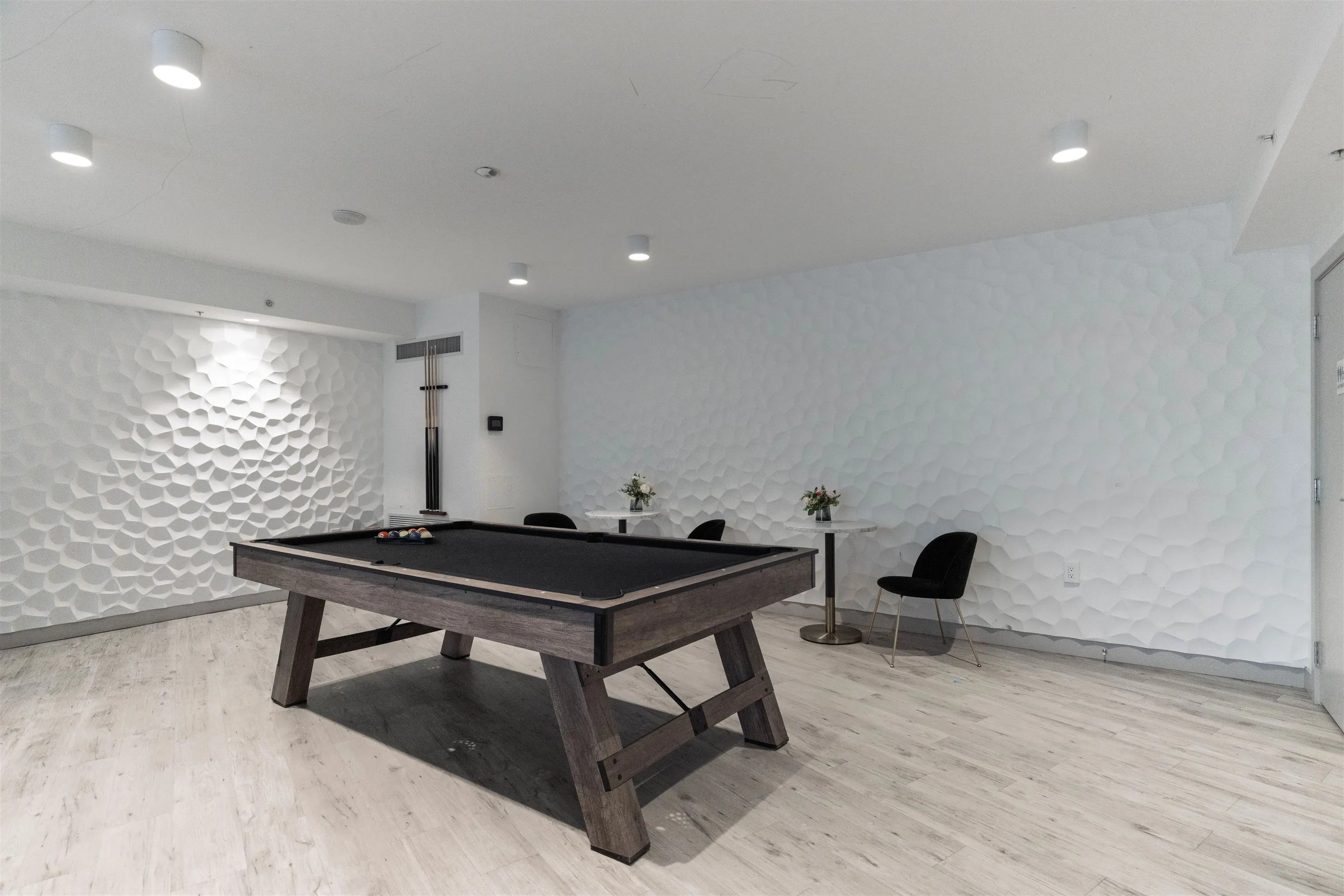 1204 5766 Gilbert Road