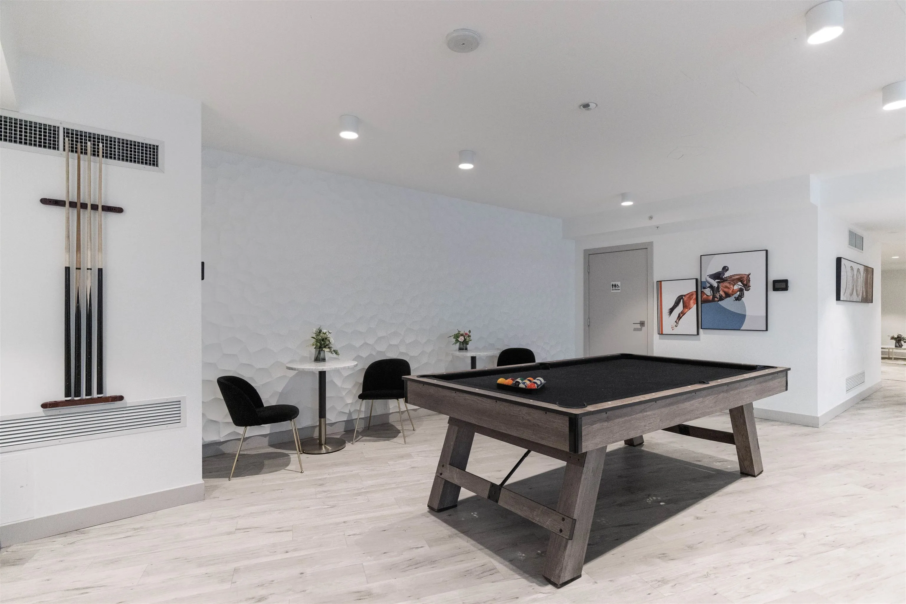1204 5766 Gilbert Road