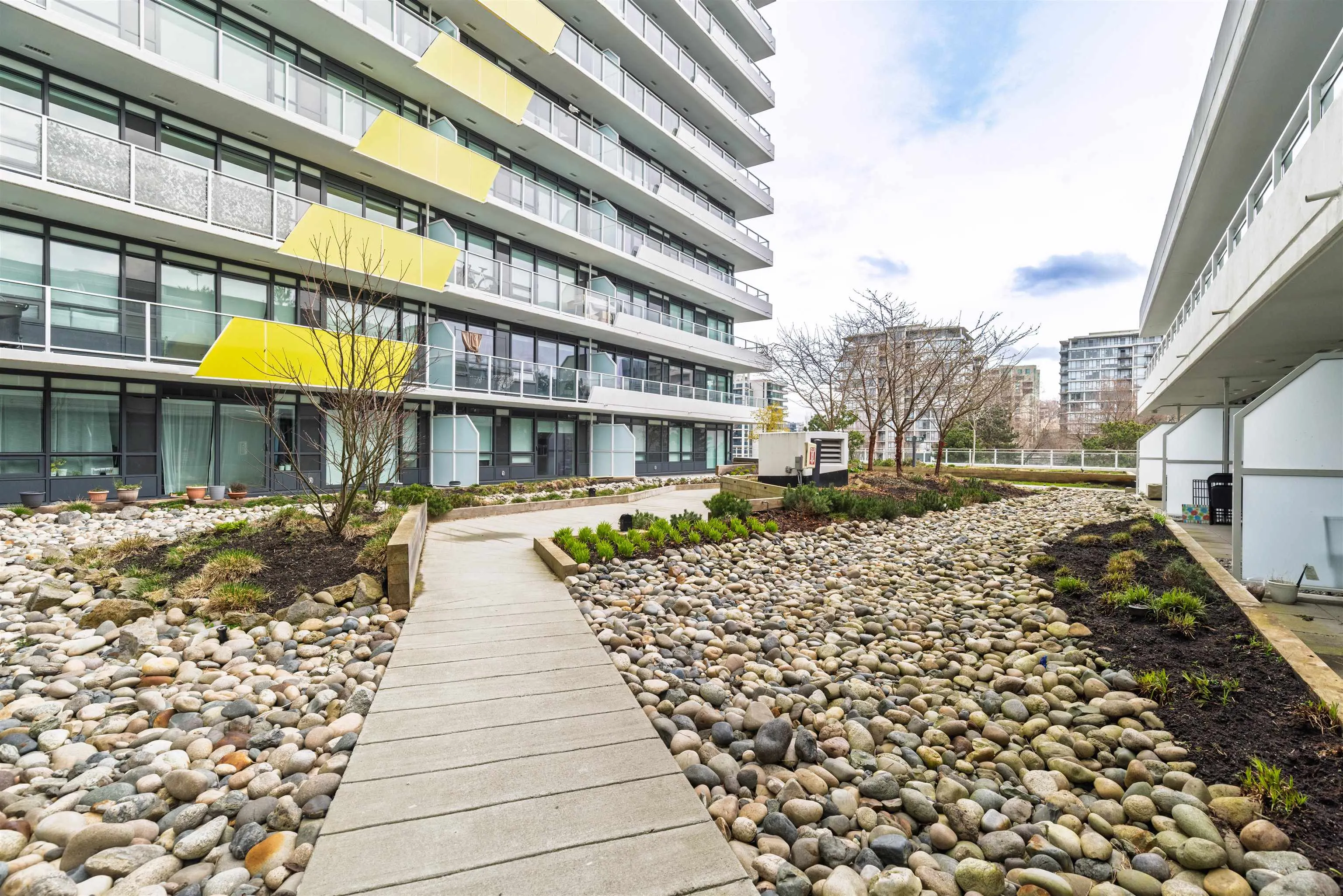 1204 5766 Gilbert Road