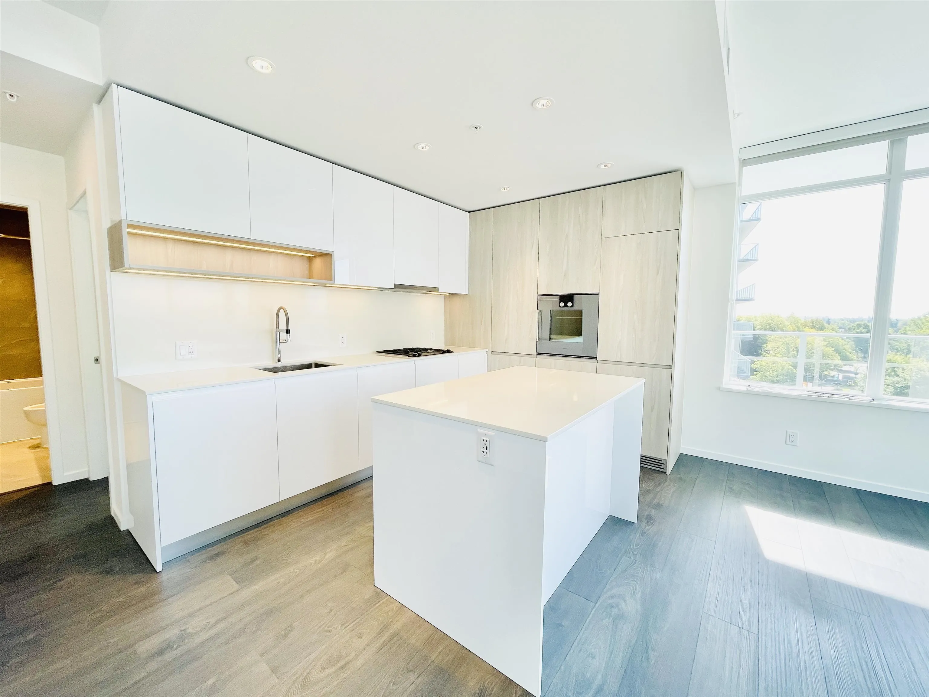879 6600 Minoru Boulevard