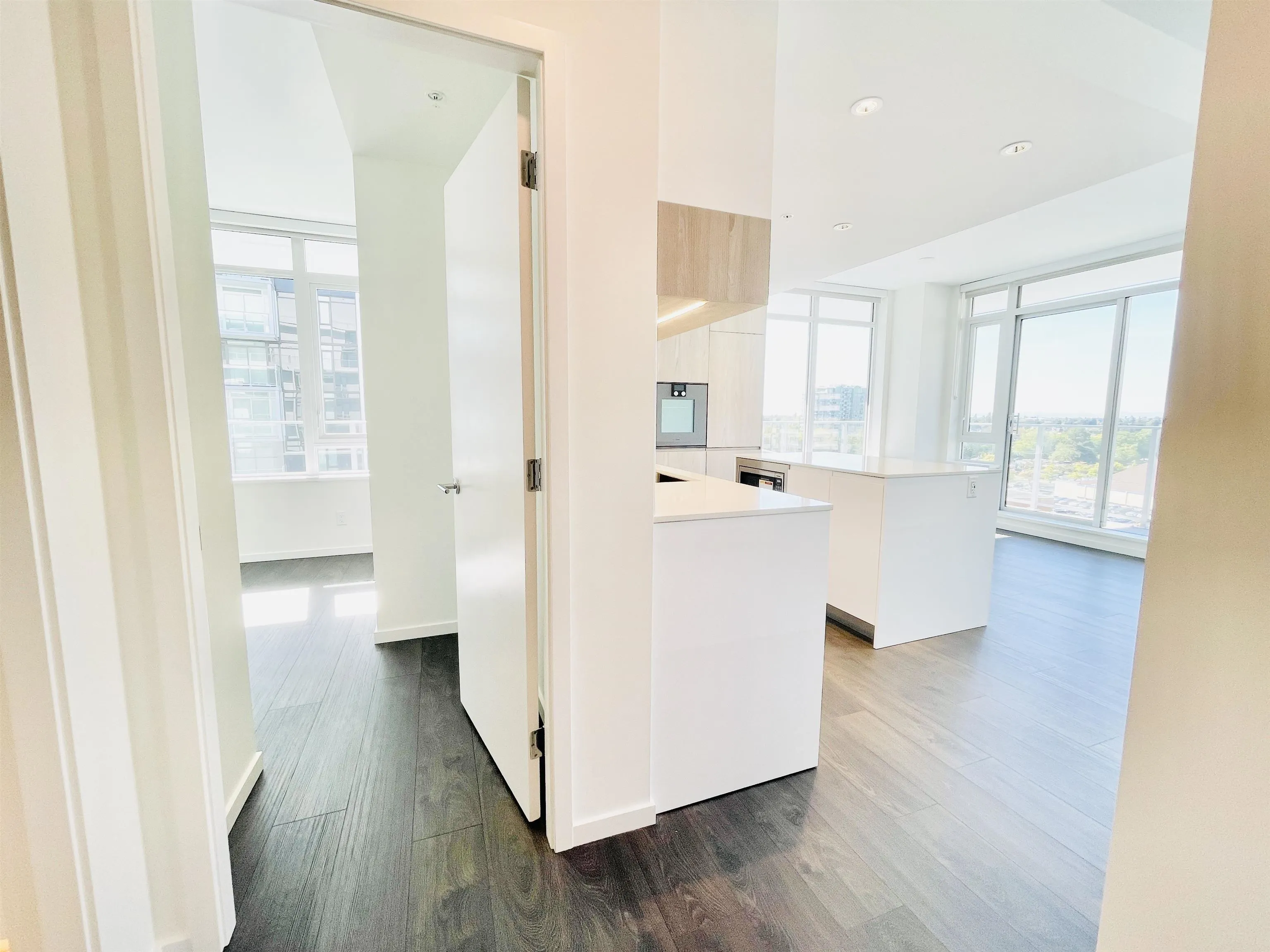 879 6600 Minoru Boulevard