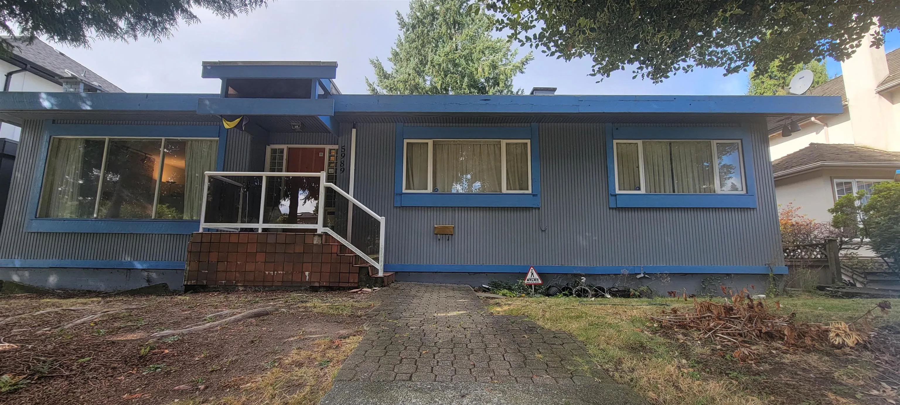 5989 Fremlin Street