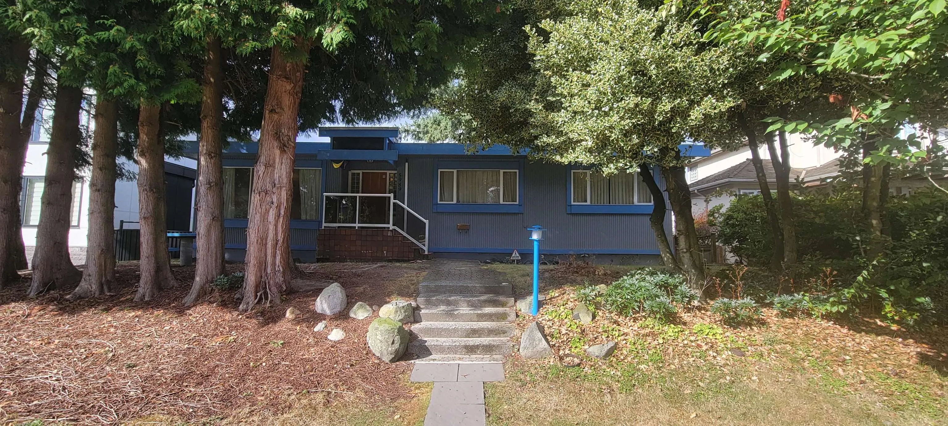 5989 Fremlin Street