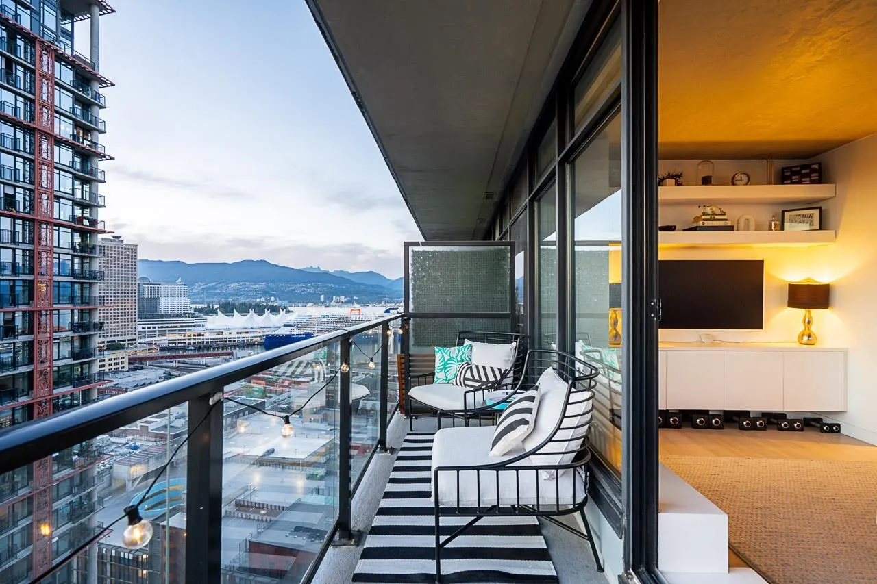 2305 108 W Cordova Street