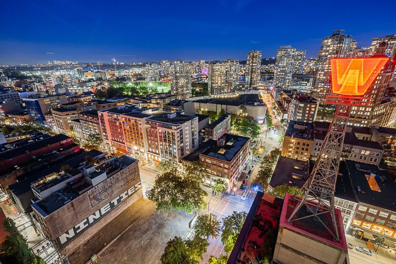 2305 108 W Cordova Street