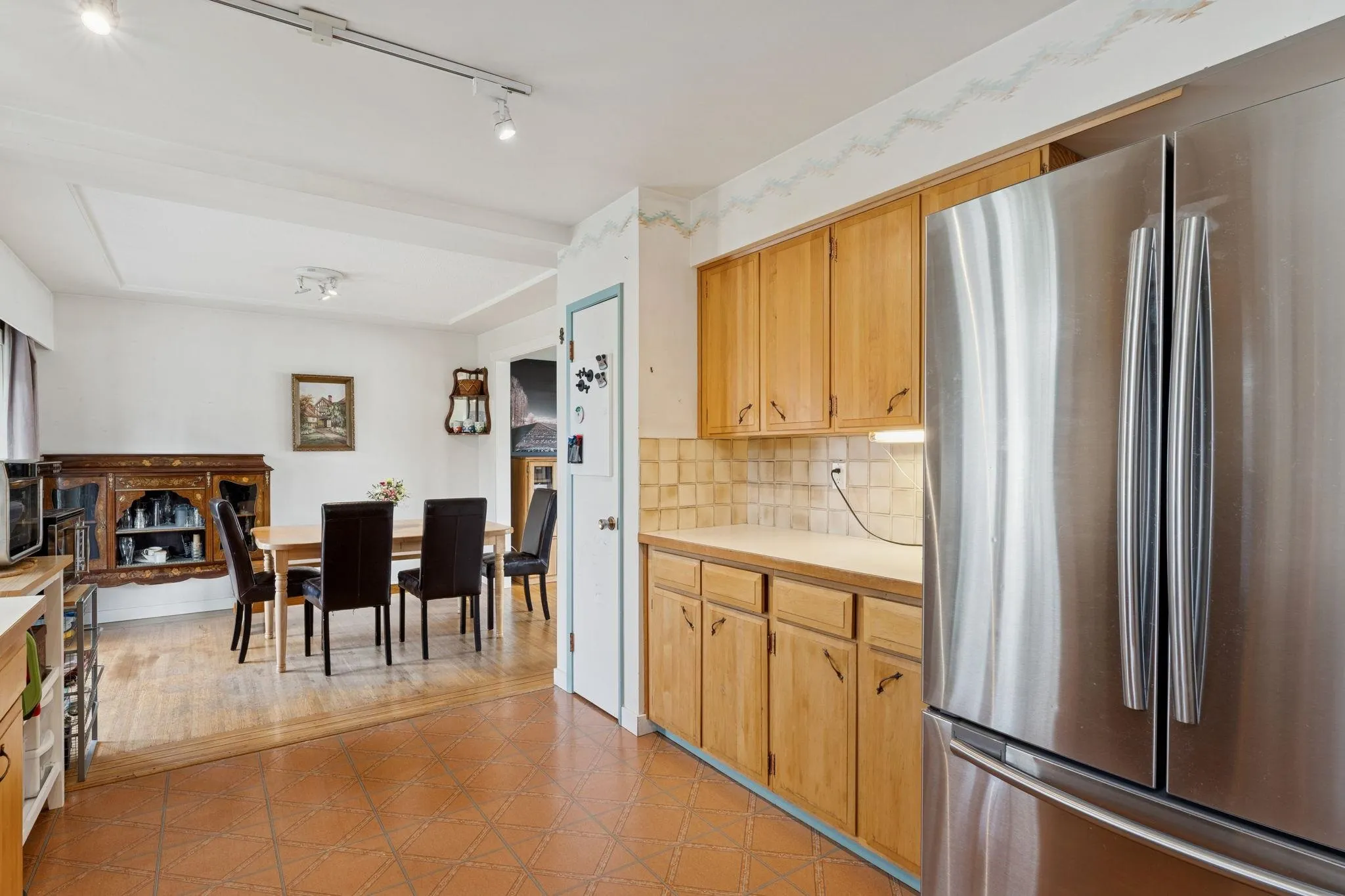 558 Draycott Street