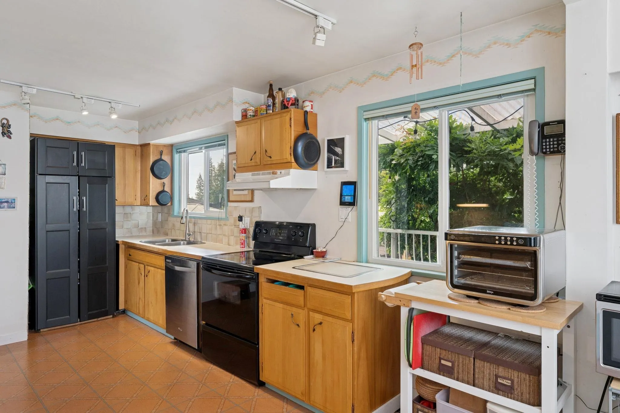 558 Draycott Street
