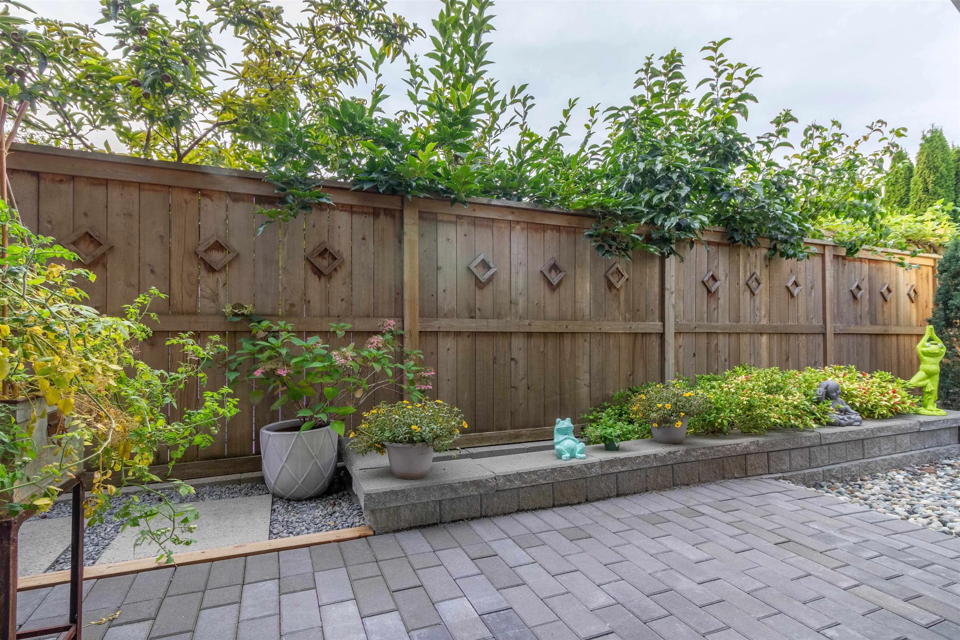 903 Walls Avenue