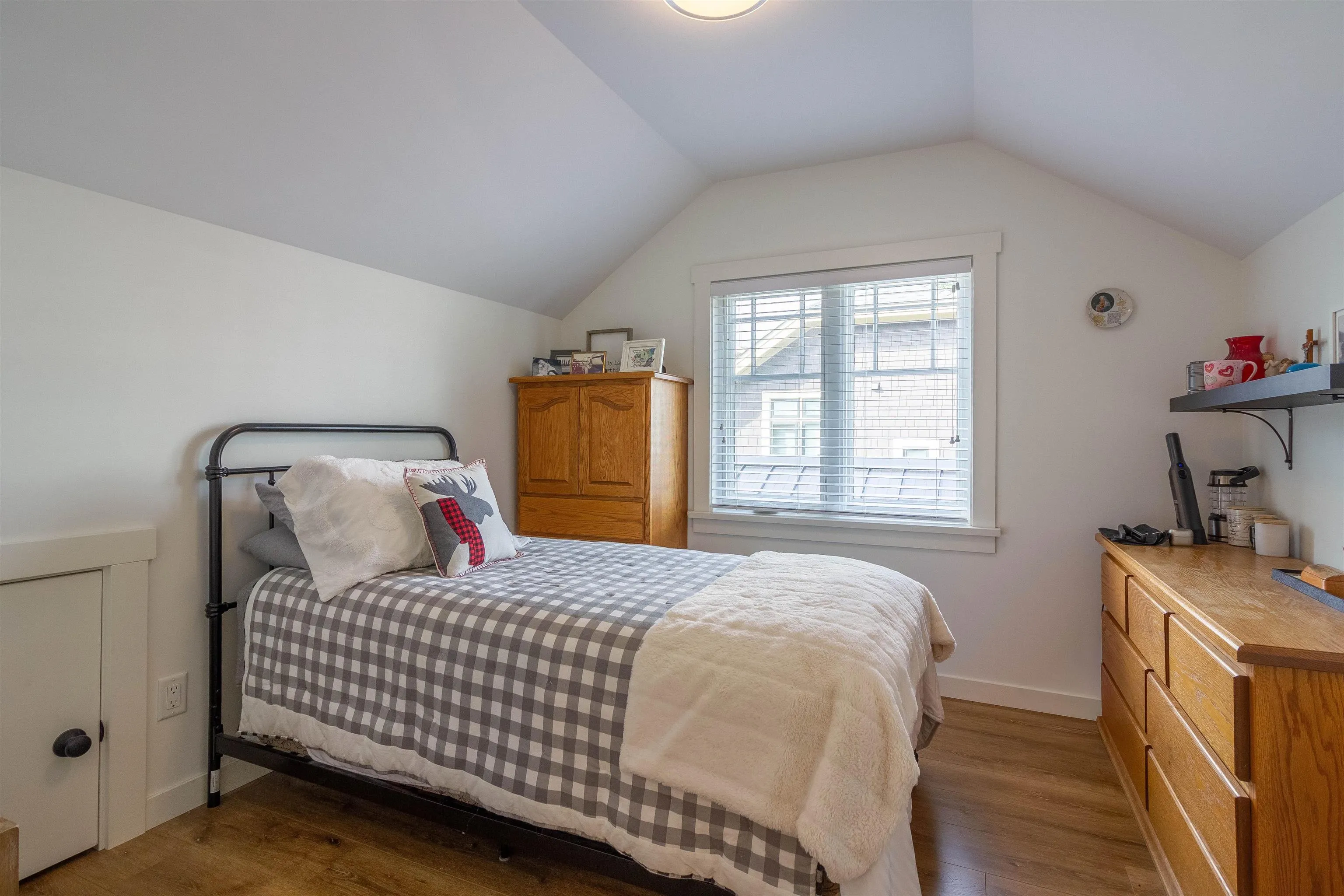 903 Walls Avenue