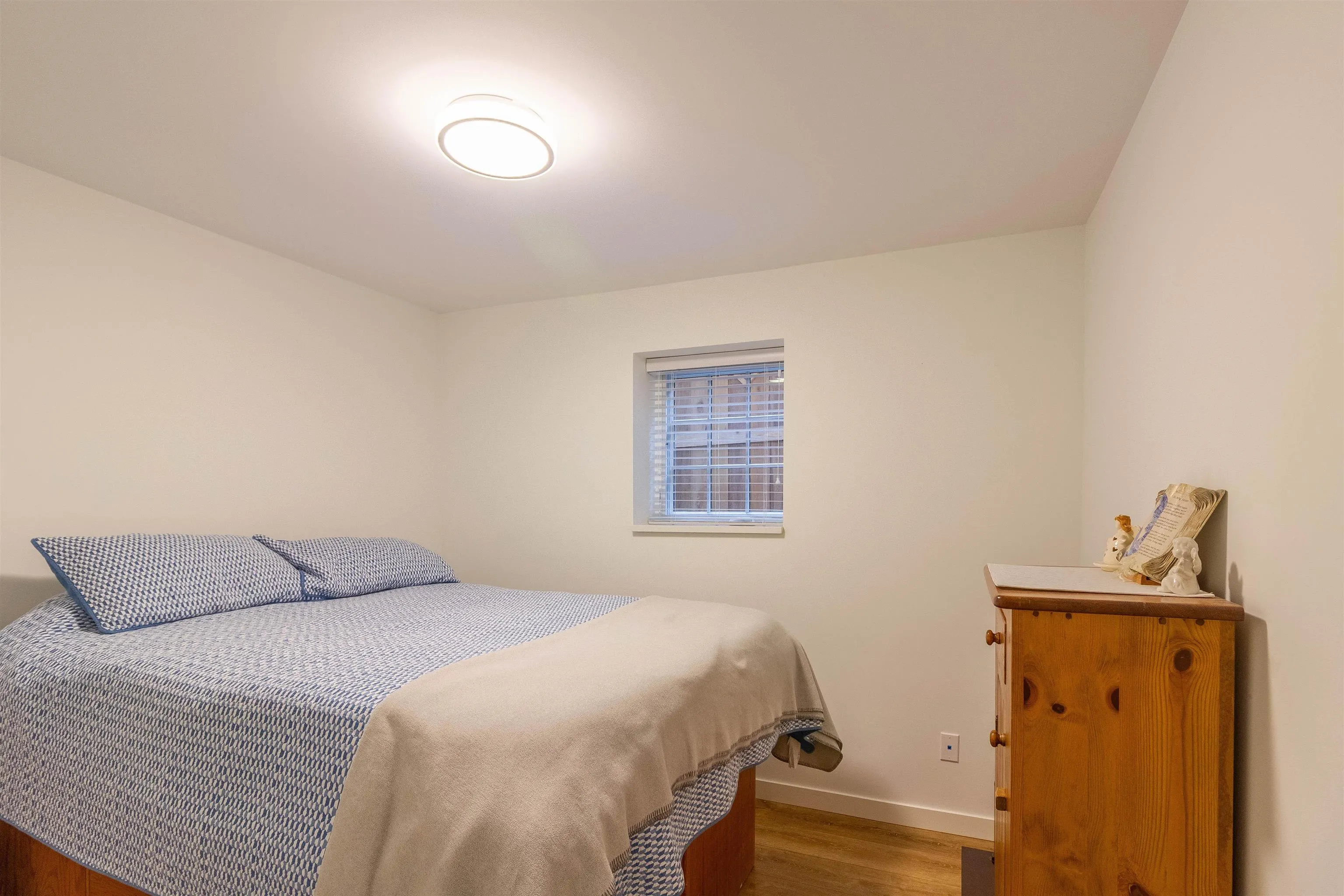 903 Walls Avenue