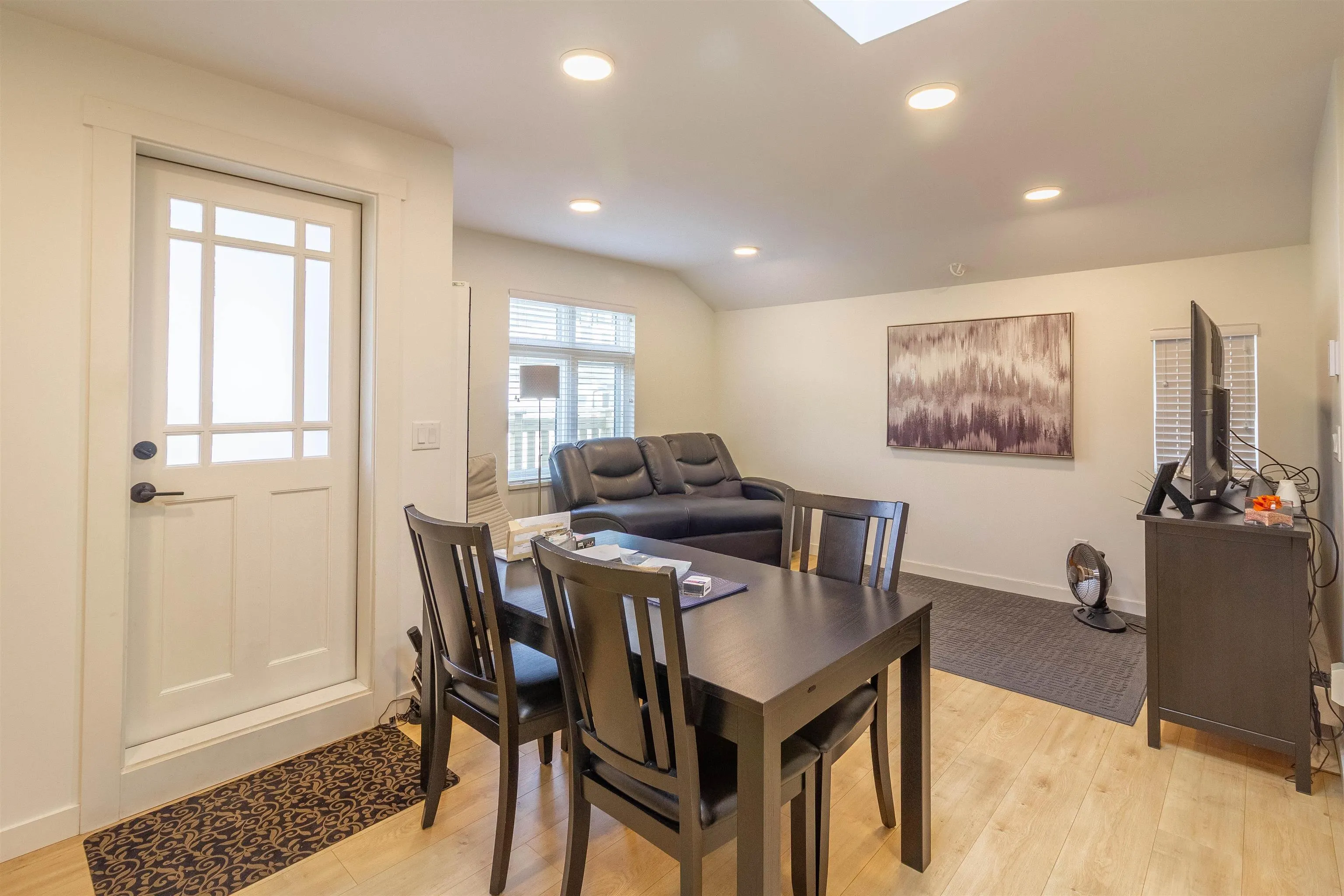 903 Walls Avenue