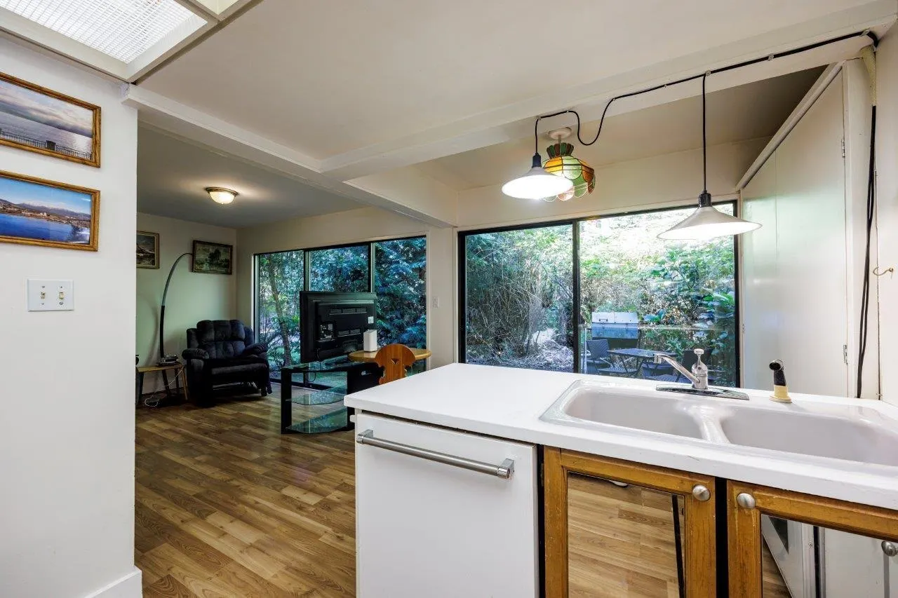 873 Hendecourt Road