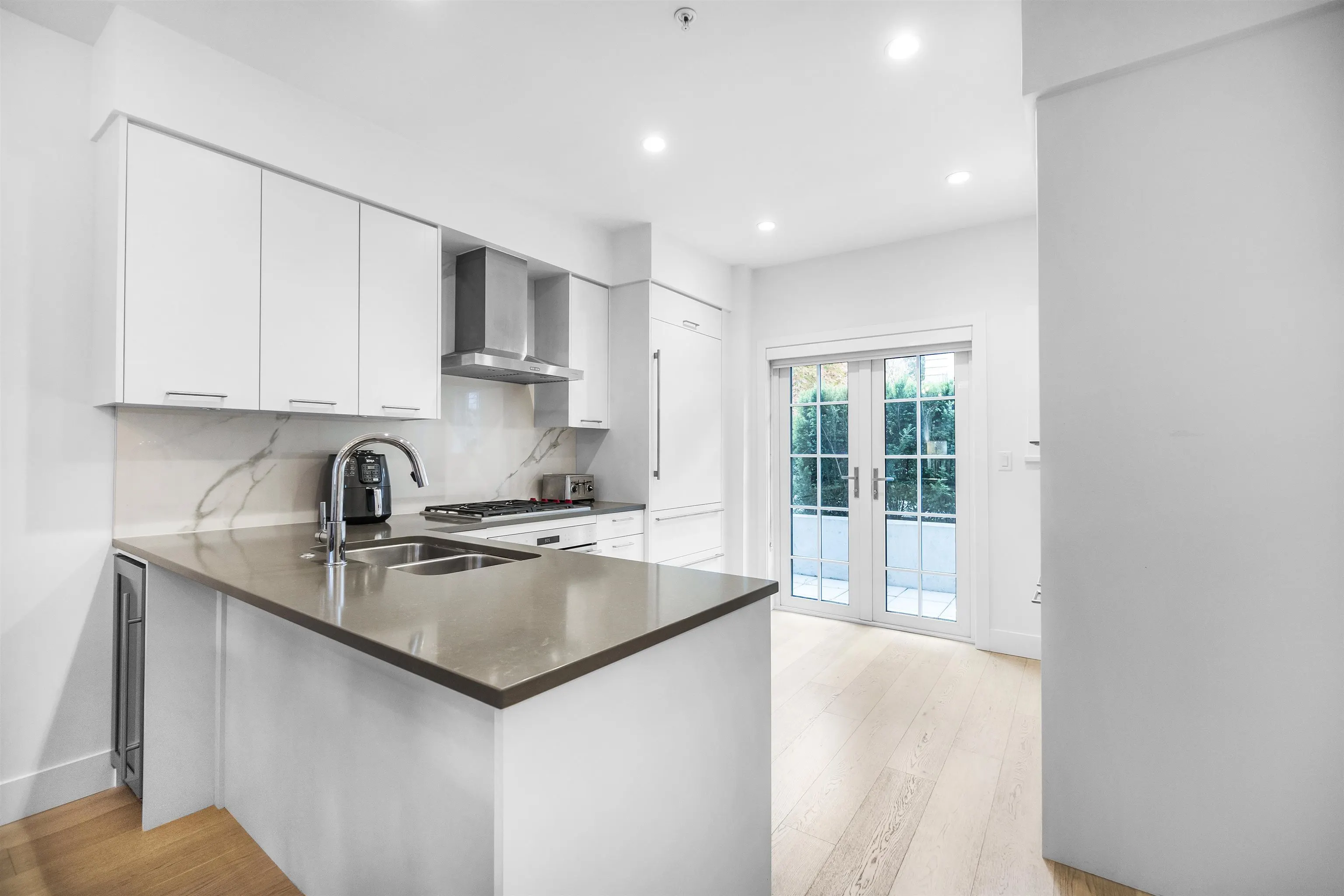 5 1133 Ridgewood Drive