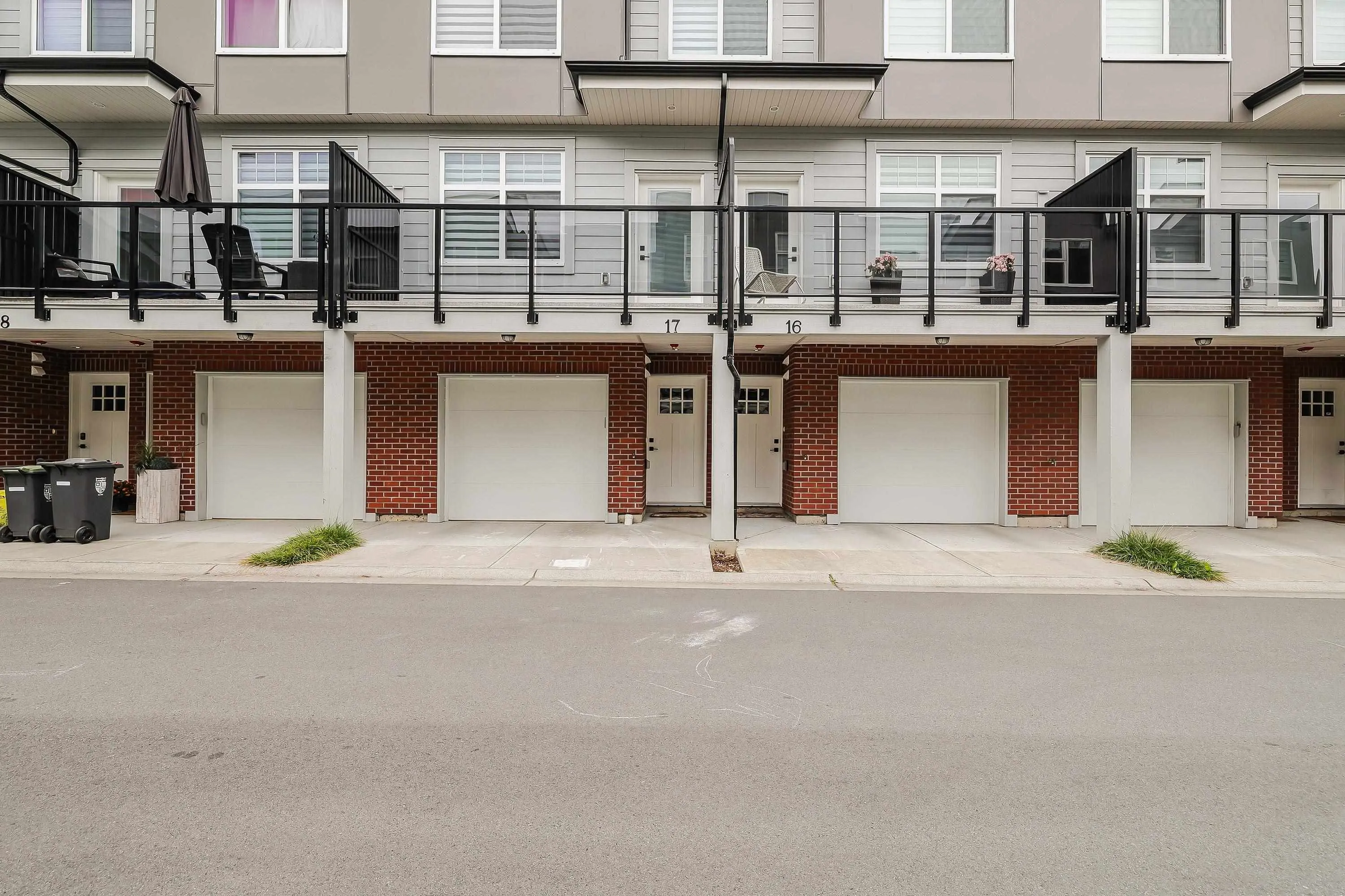 #17 22334 48 Avenue
