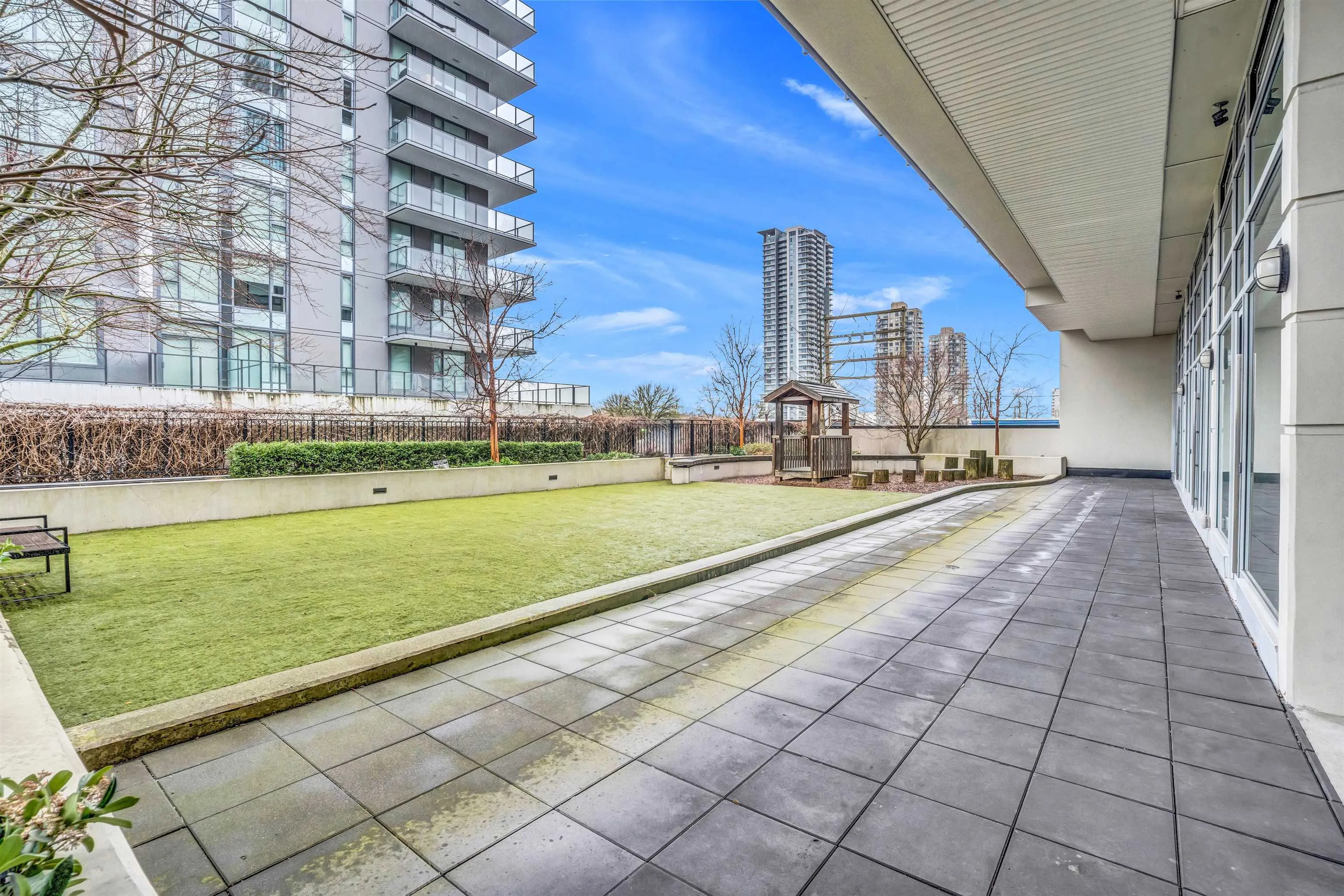 502 4468 Dawson Street
