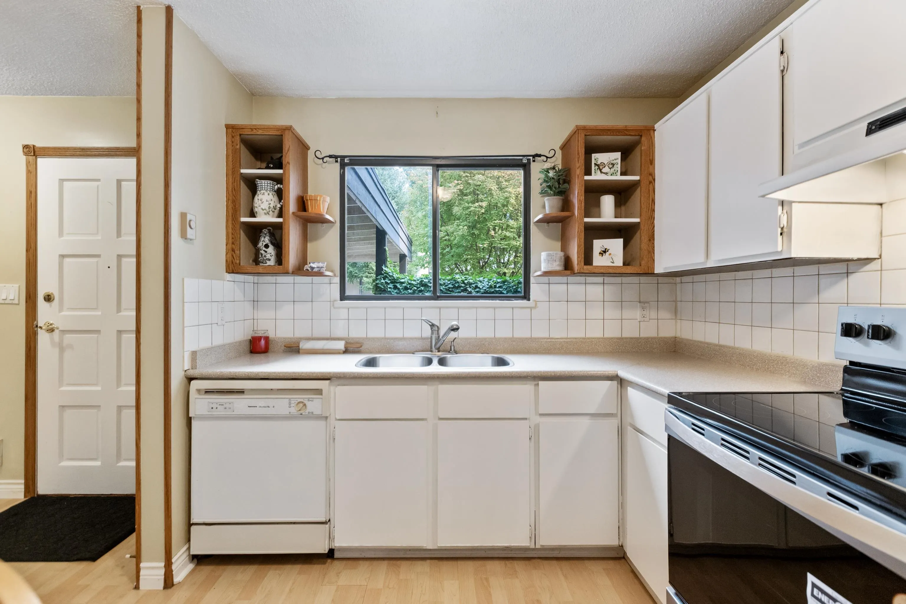 22 12122 Schmidt Crescent