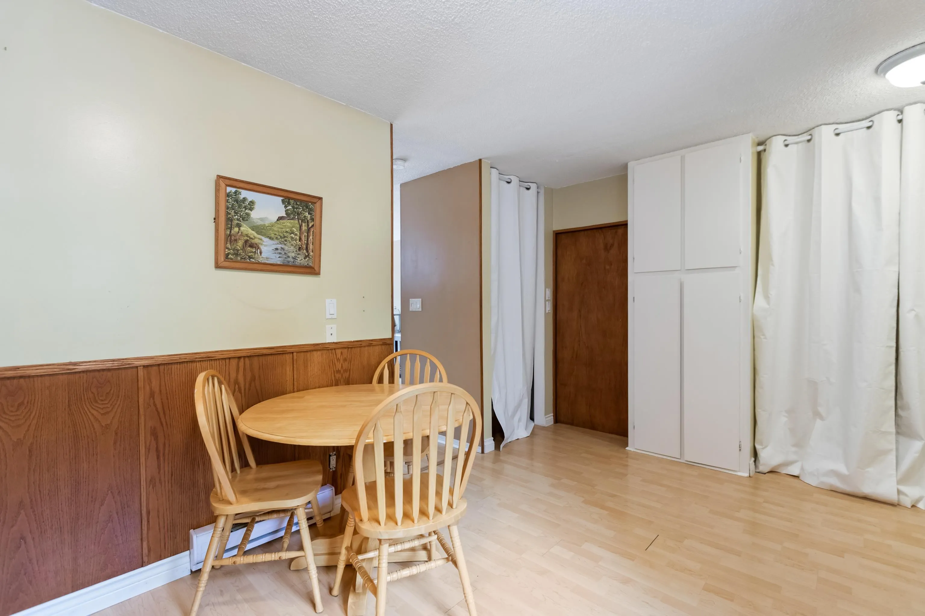 22 12122 Schmidt Crescent