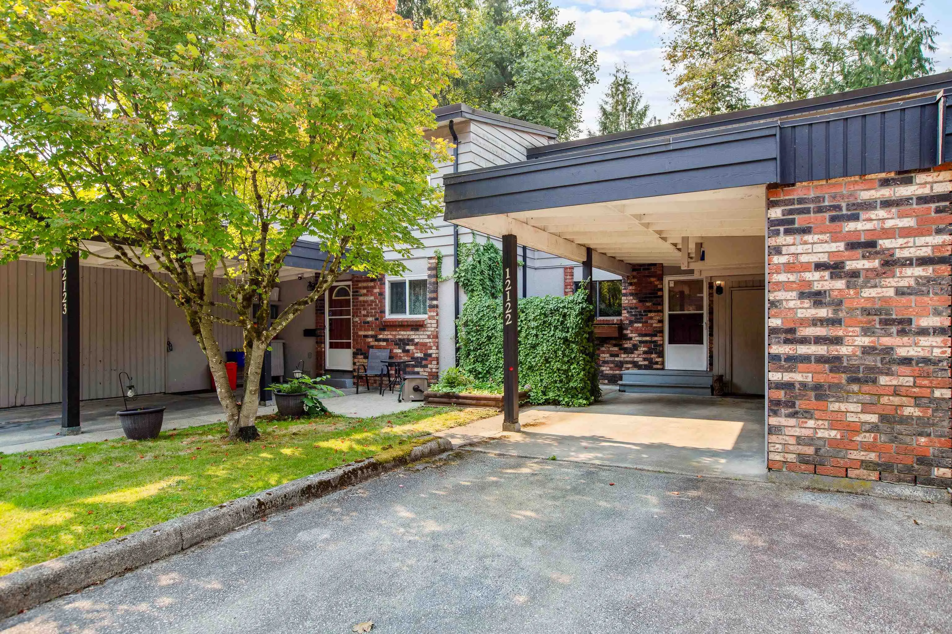 22 12122 Schmidt Crescent